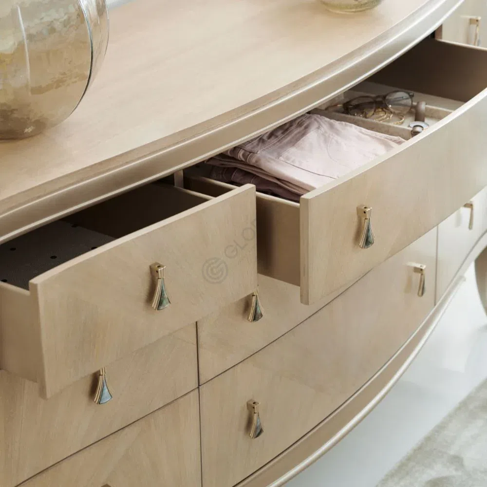 Dresser CARACOLE Fan Club