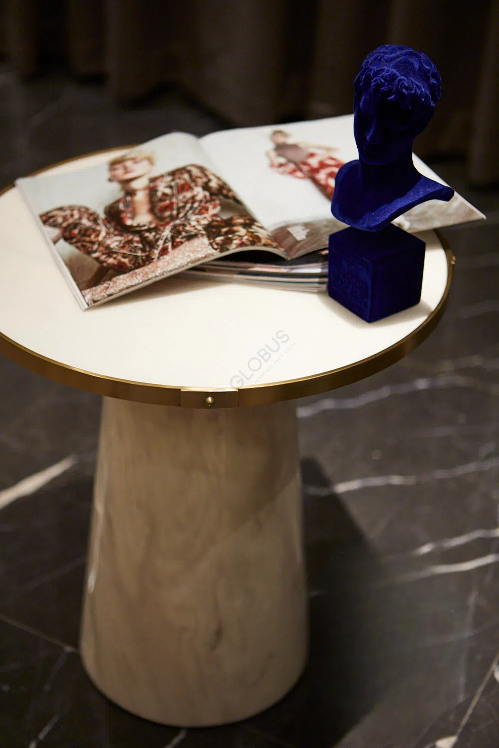 Side table Quadrumane