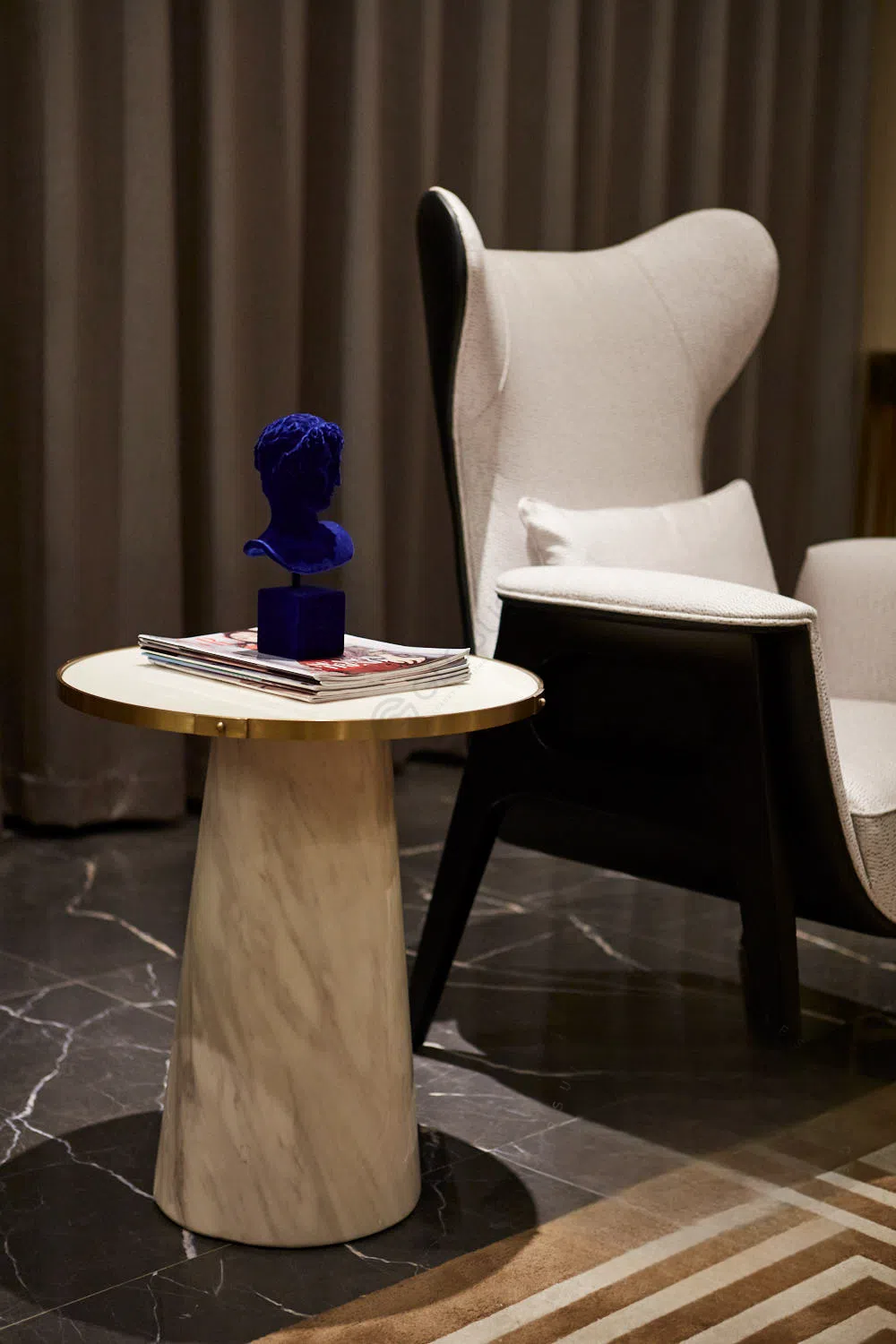 Side table Quadrumane