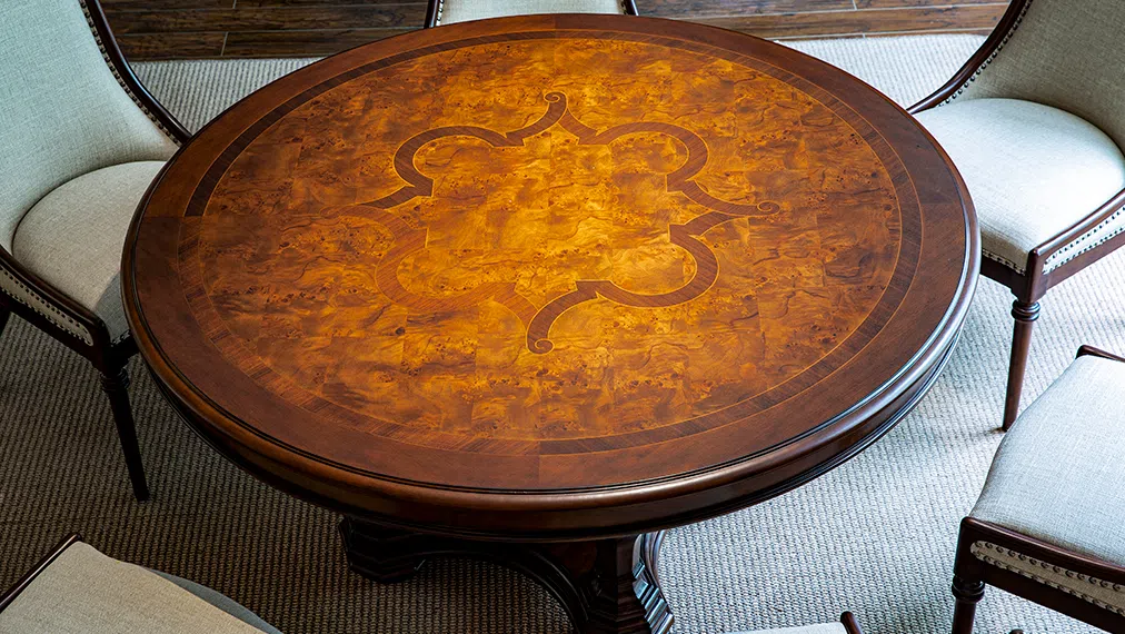 Dining table Embello