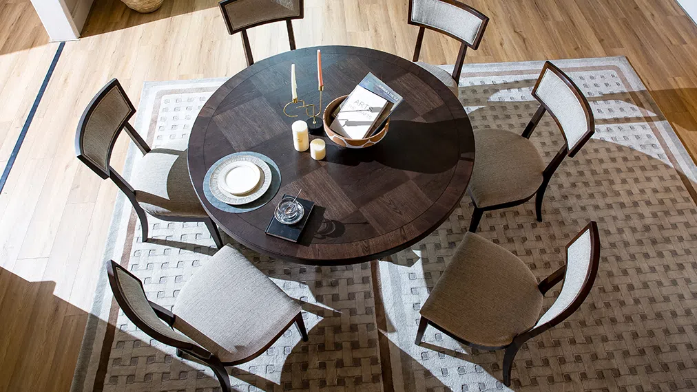 Dining table UNIVERSAL FURNITURE Playlist