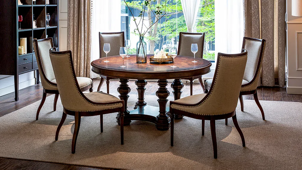 Dining table Embello