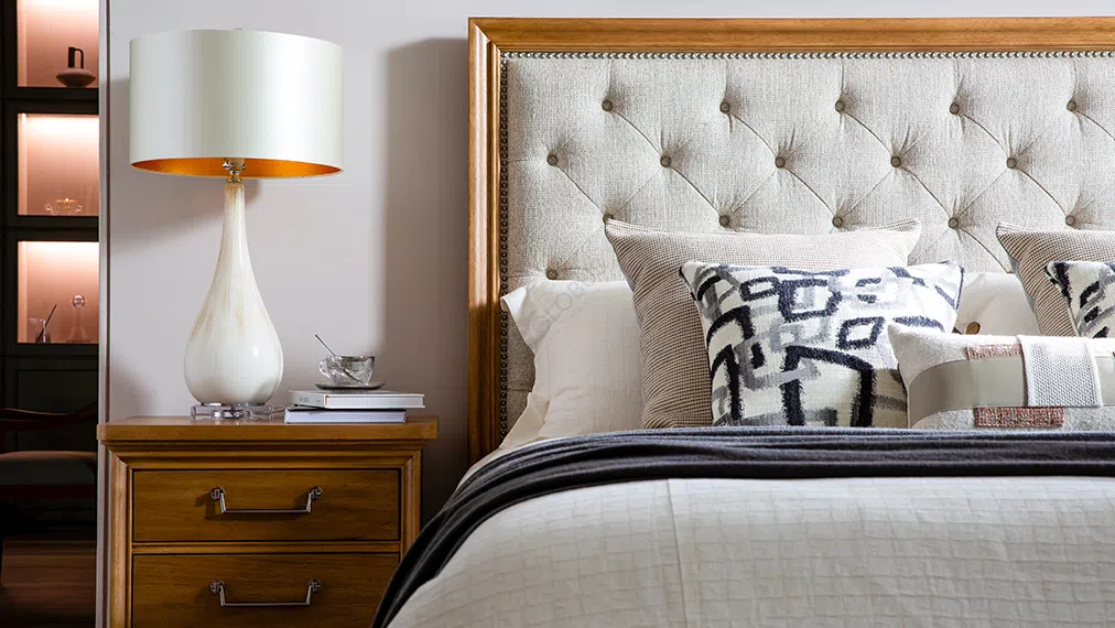 Bedside table UNIVERSAL FURNITURE Moderne Muse