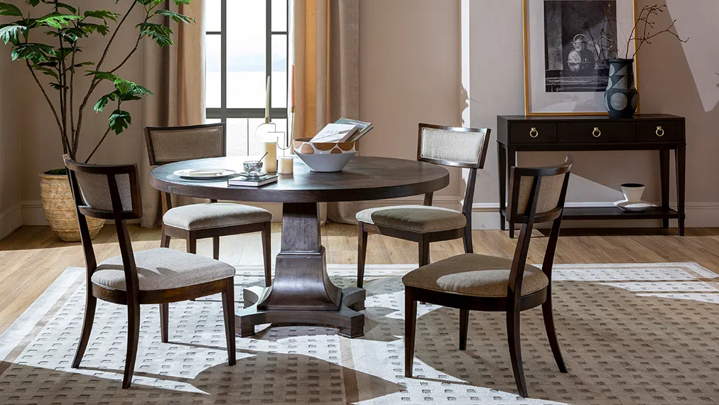 Dining table UNIVERSAL FURNITURE Playlist