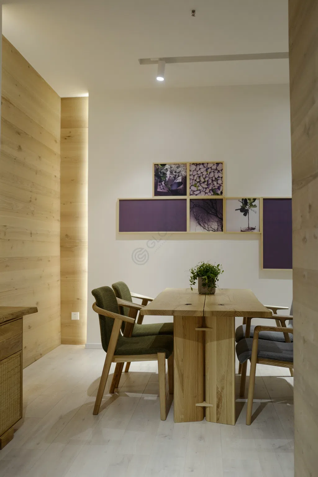 Dining table Gaudentia