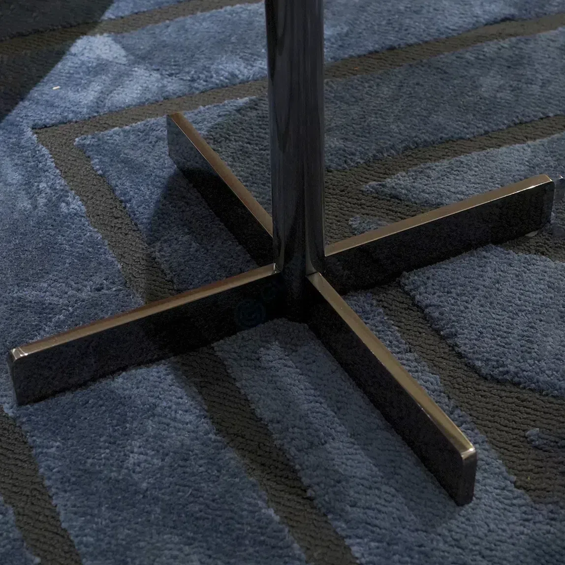 Угловой столик POLTRONA FRAU Bob