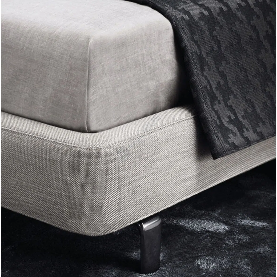 Bed MINOTTI Tatlin Soft