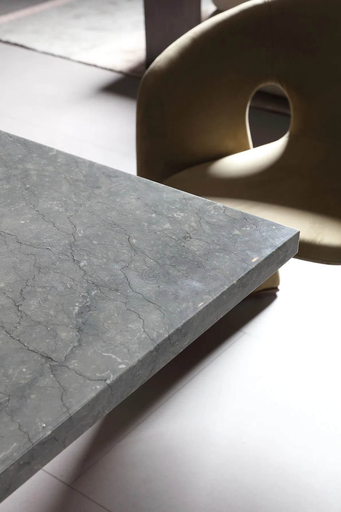 Dining table Jerrilyn