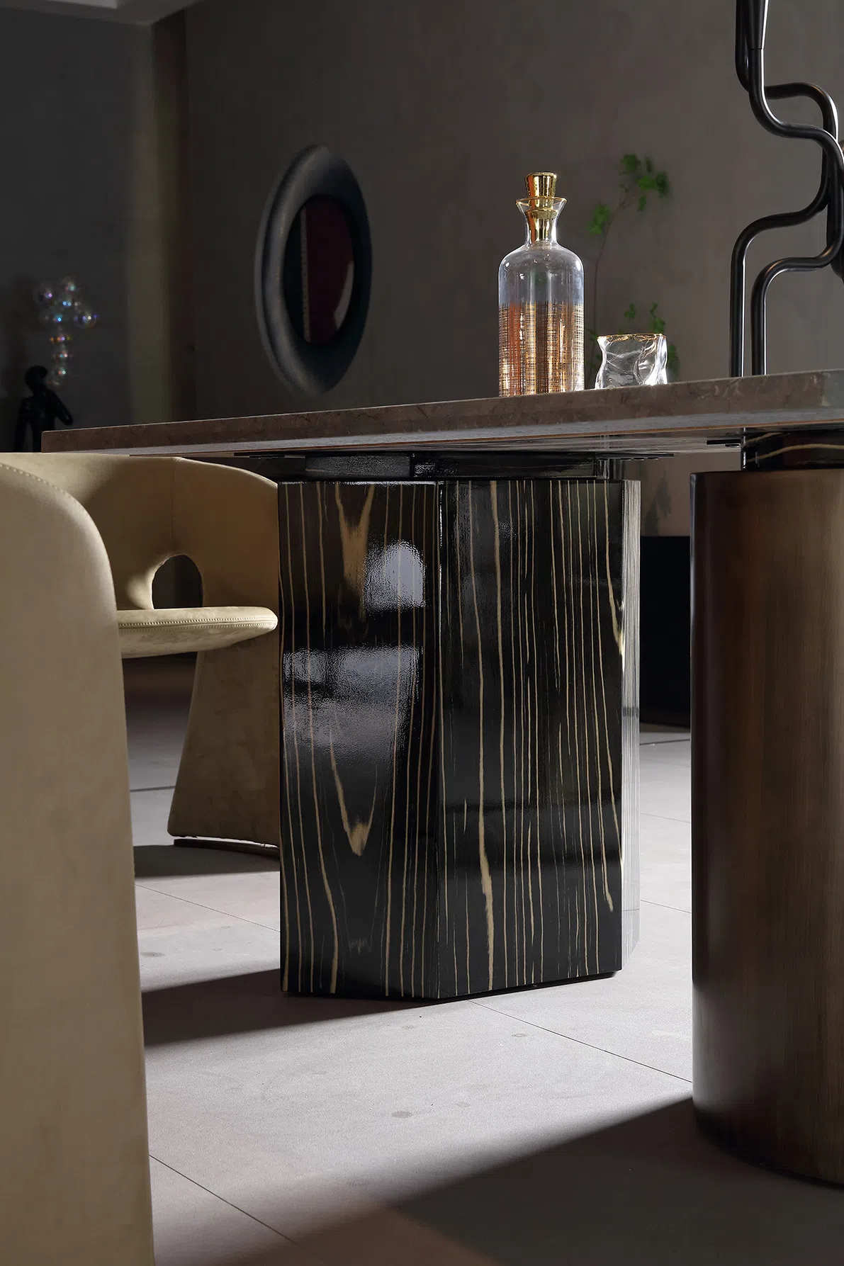 Dining table Jerrilyn