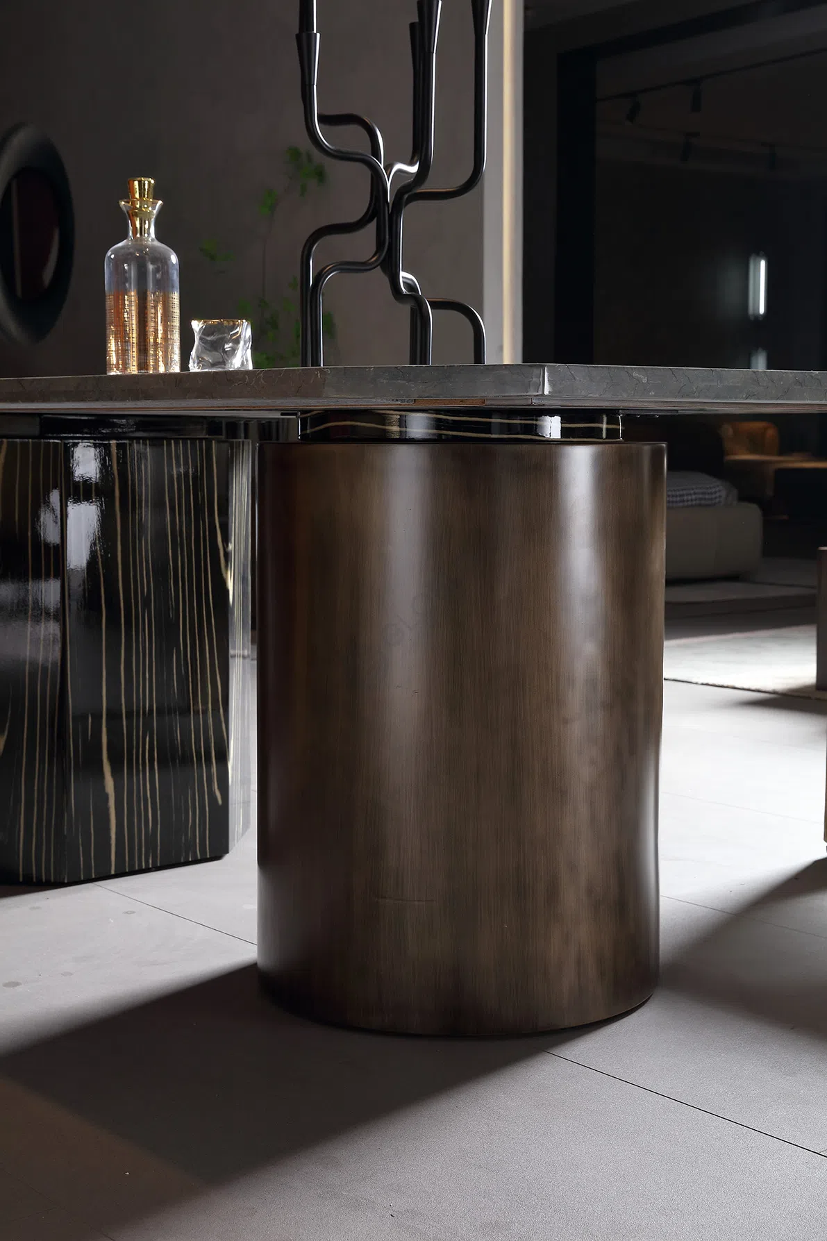 Dining table Jerrilyn