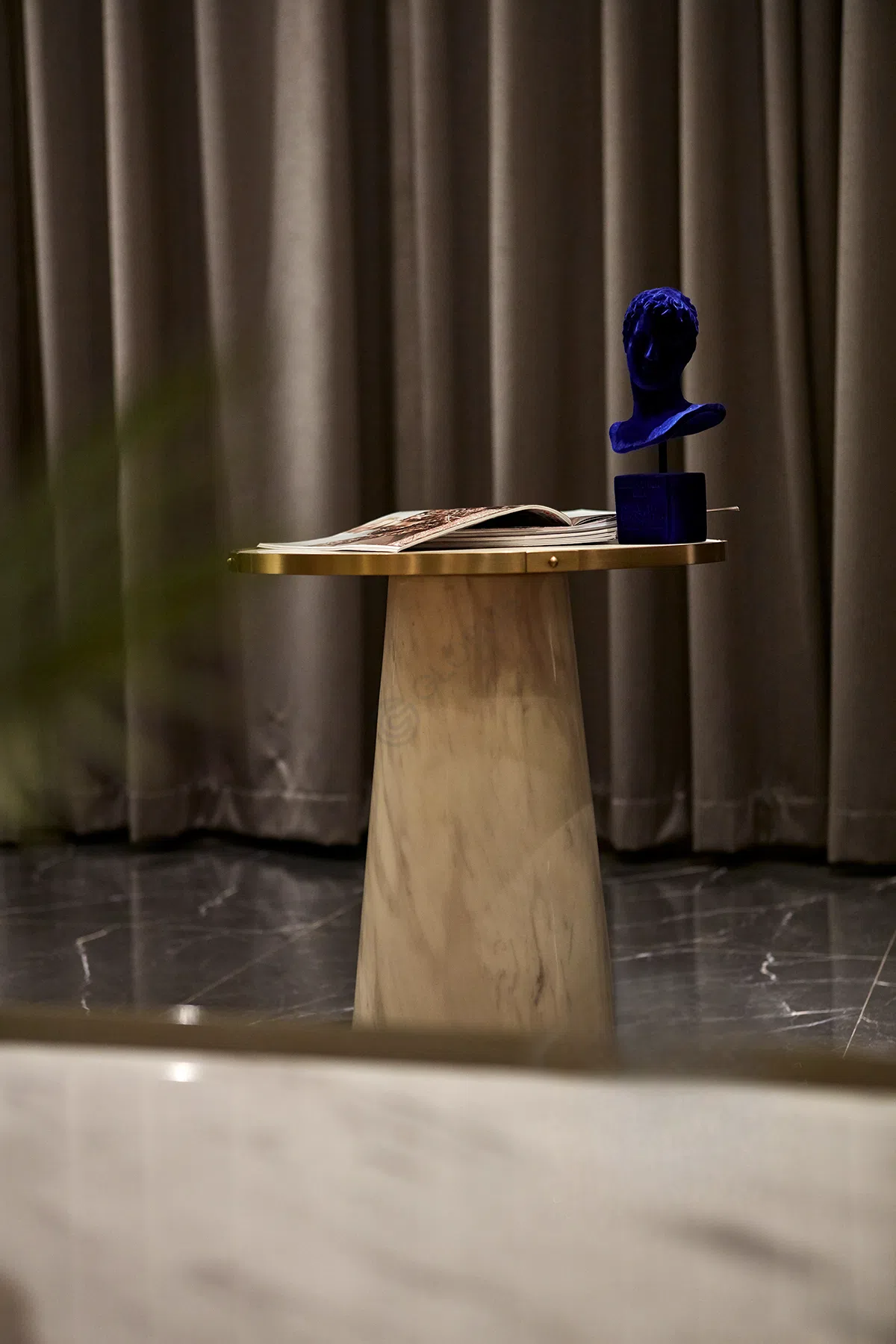 Side table Quadrumane