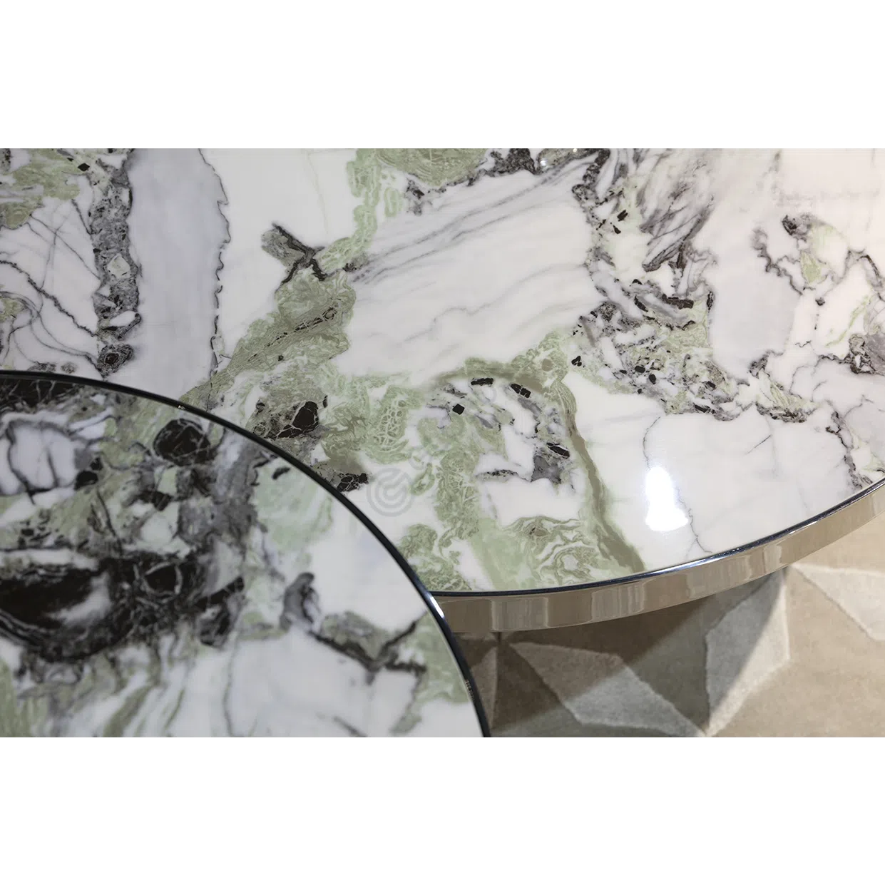 Угловой столик Yantana