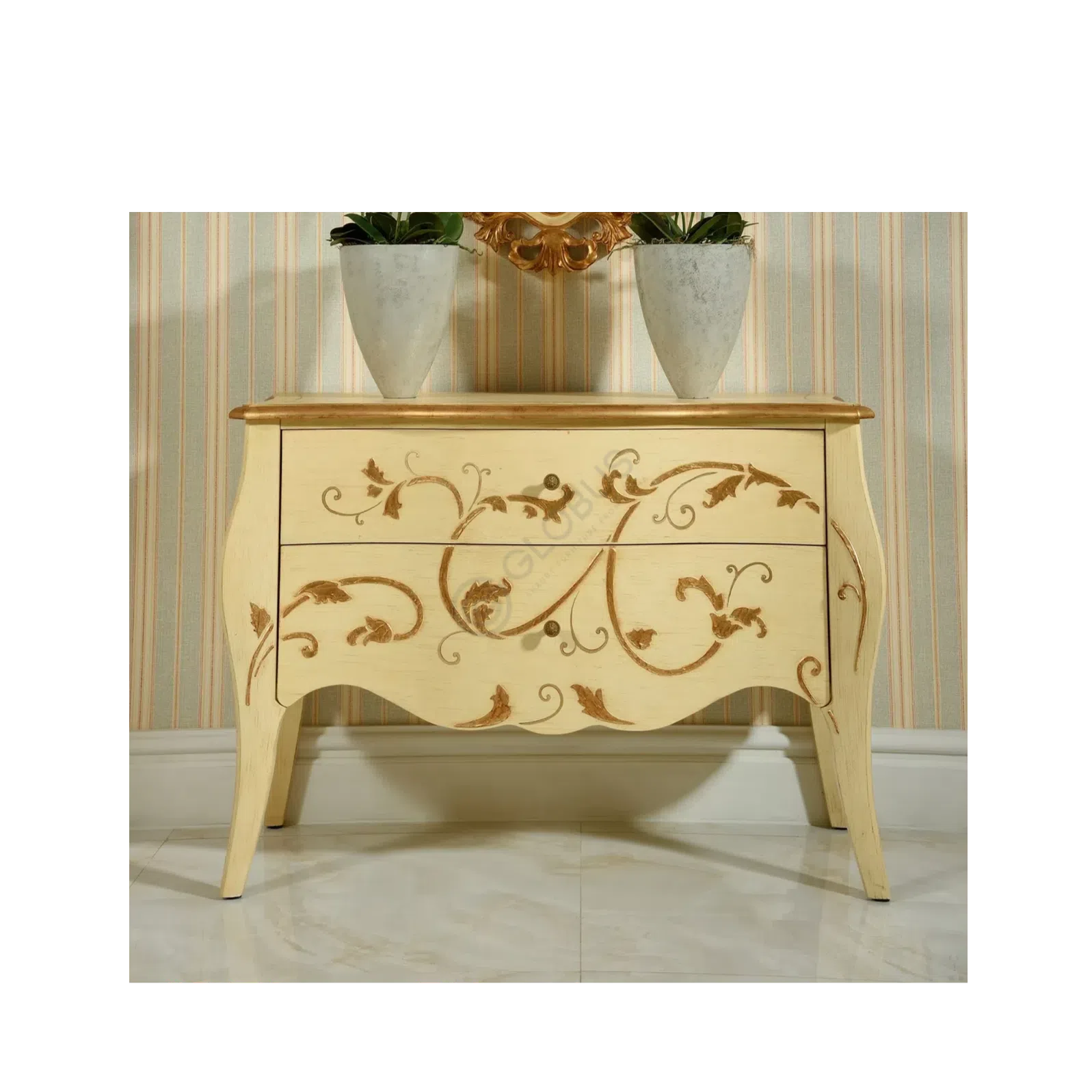 Dresser Cleopatra