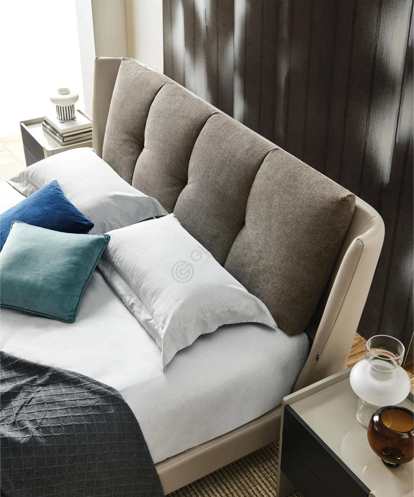 Bed POLTRONA FRAU Bretagne