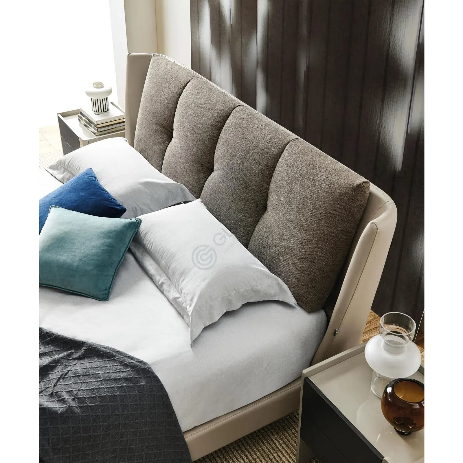 Bed POLTRONA FRAU Bretagne