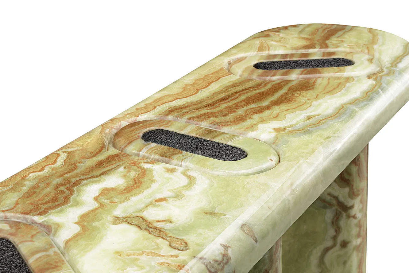 Console STUDIOTWENTYSEVEN Claude