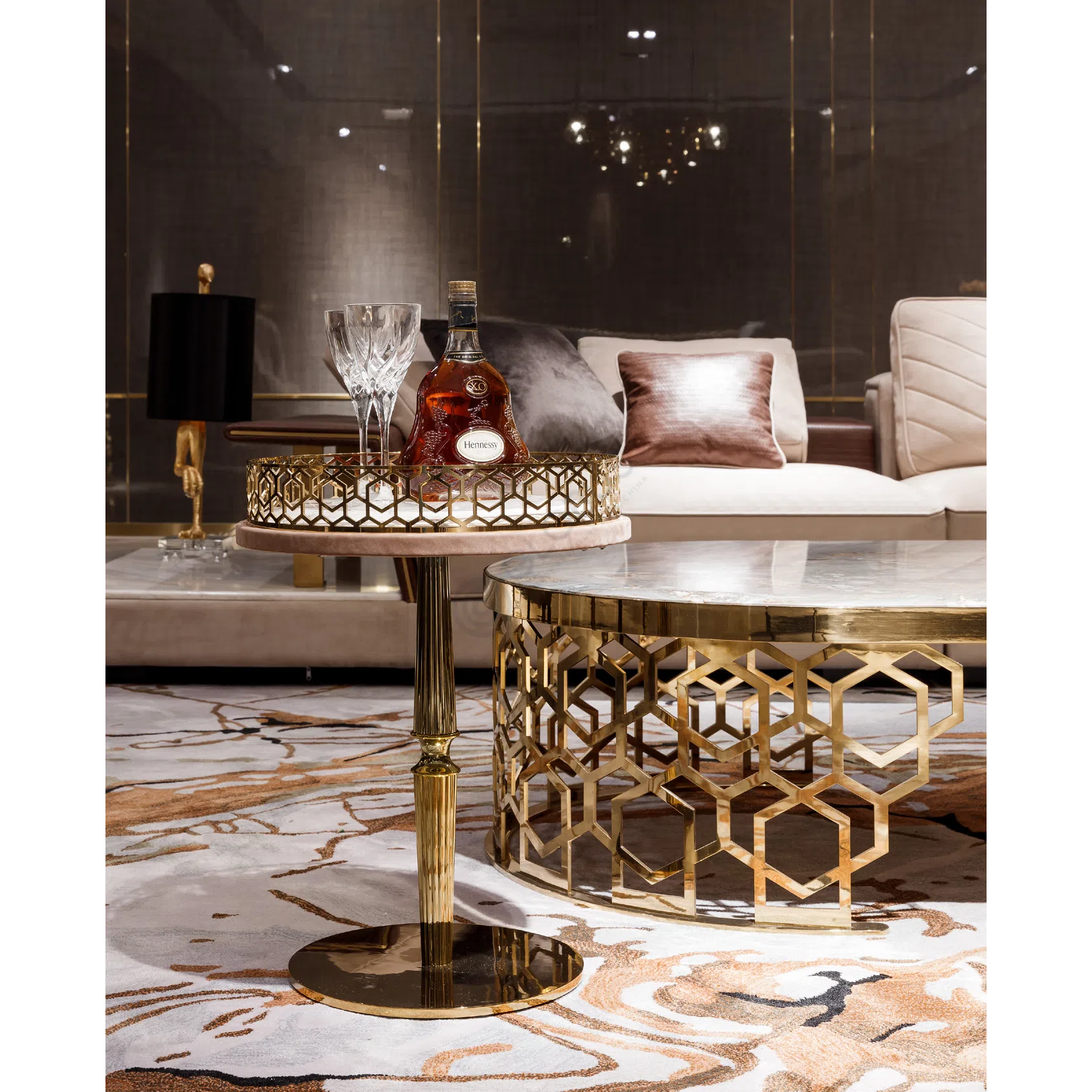 Угловой столик LONGHI	 Gueridon