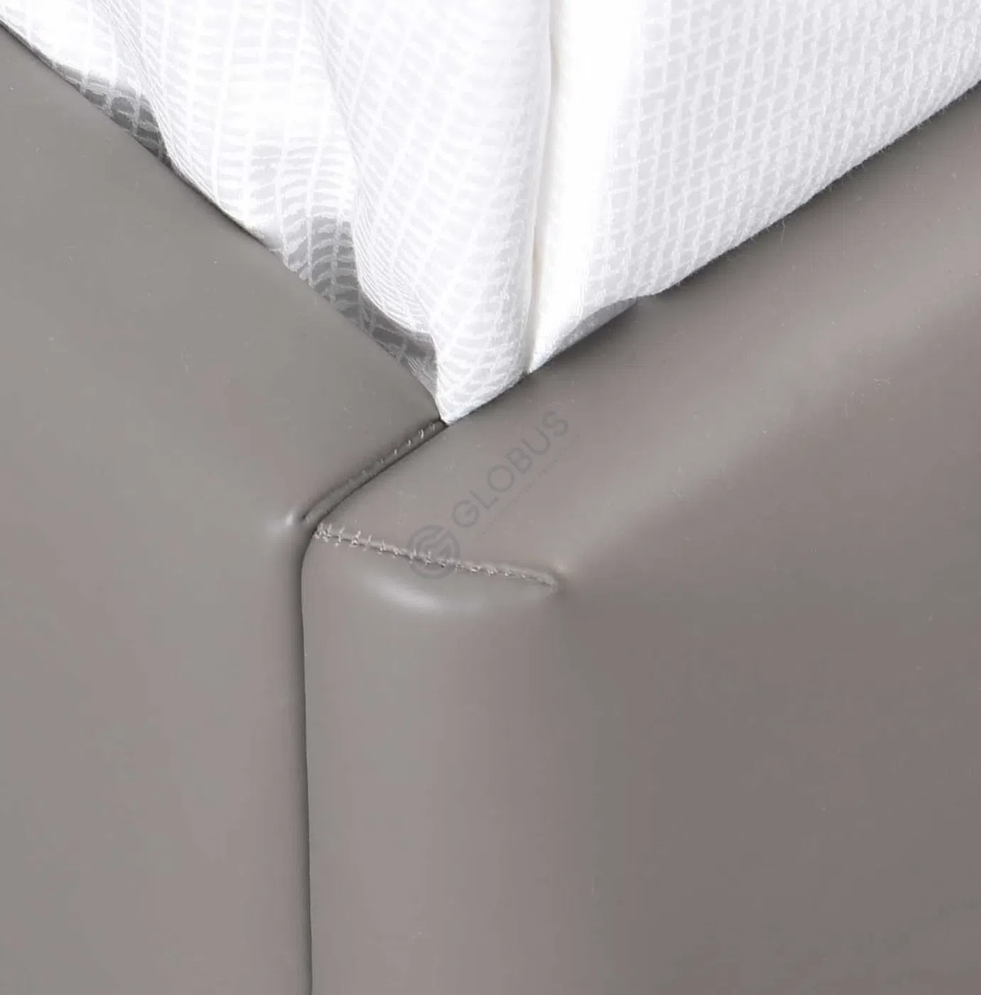 Bed POLTRONA FRAU Coupe De Luxe