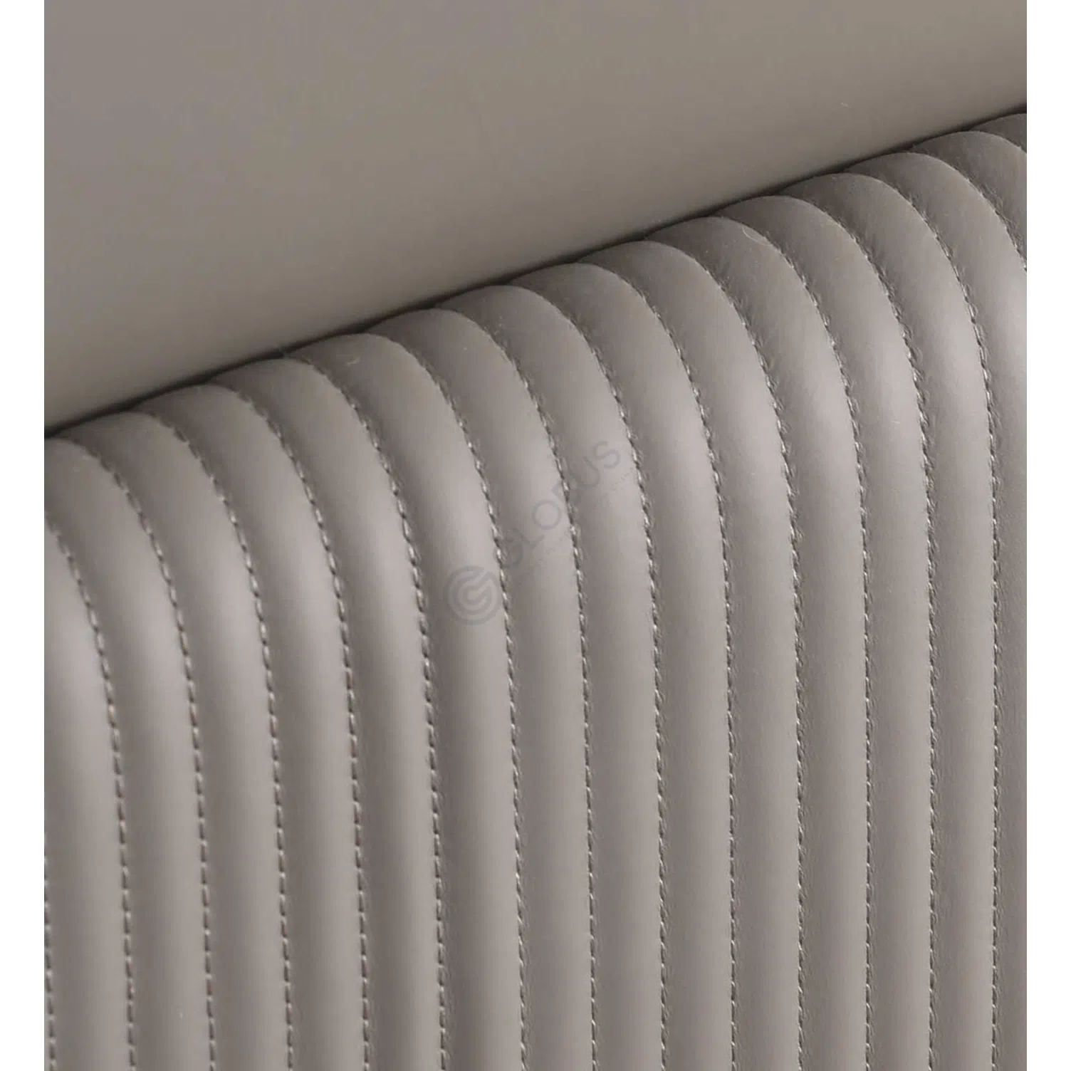 Кровать POLTRONA FRAU Coupe De Luxe