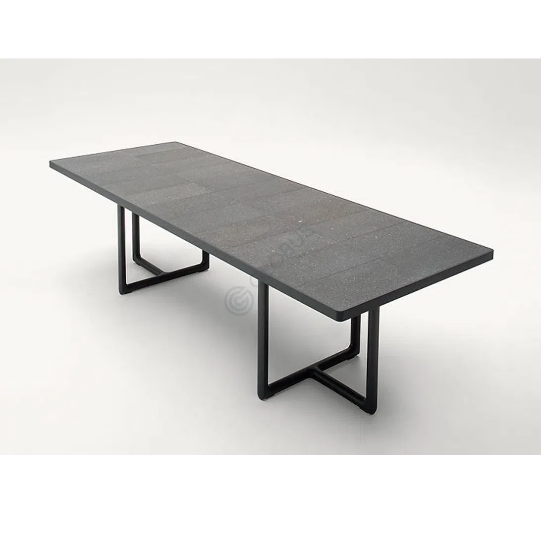 Уличный обеденный стол Everly