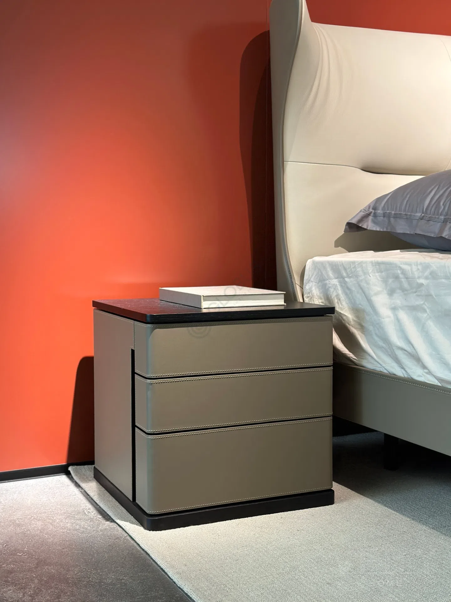 Bedside table POLTRONA FRAU Fidelio Notte