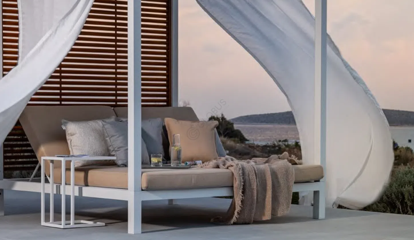 Outdoor sofa Vibricius