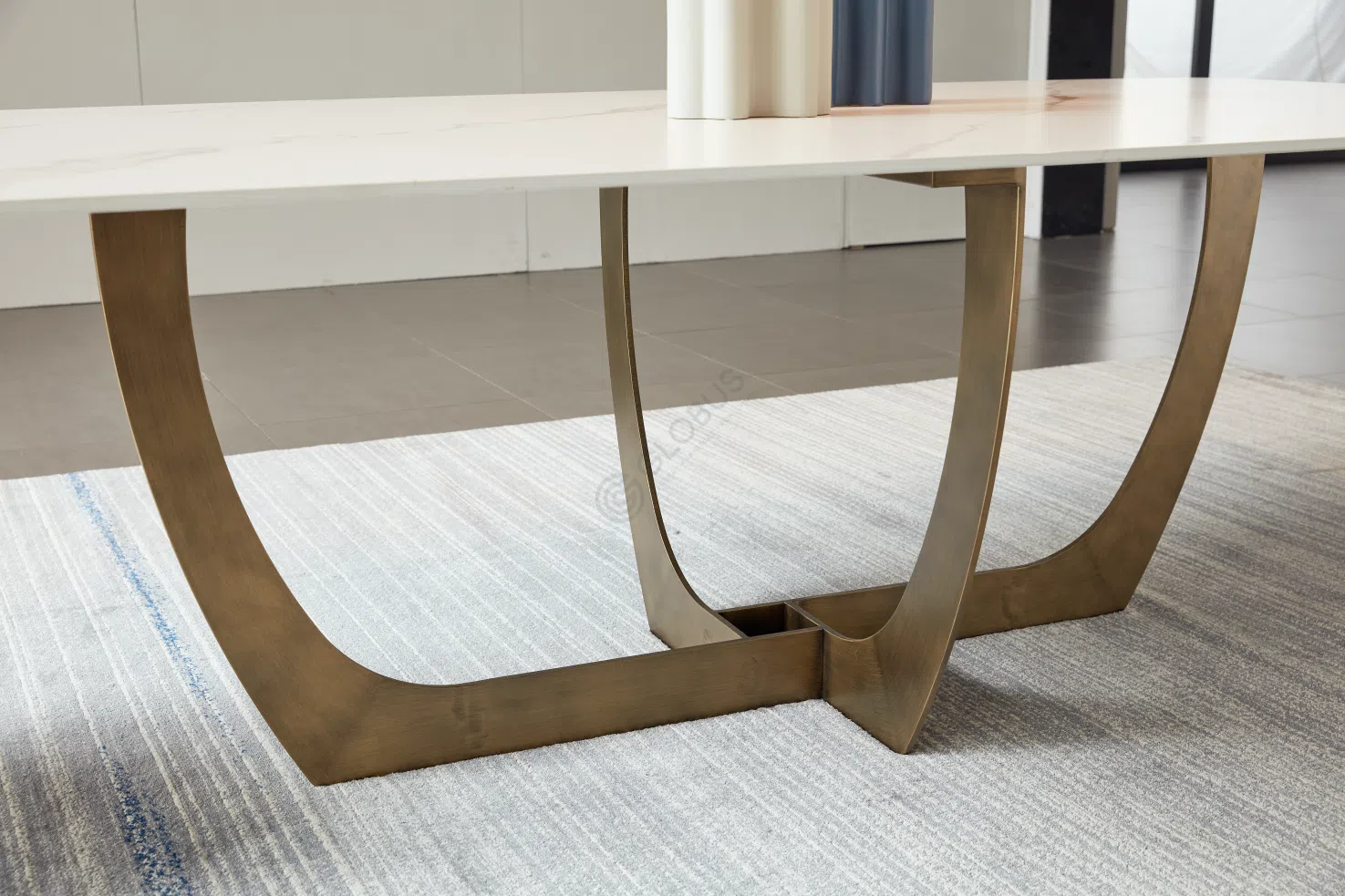 Dining table ARKETIPO Medium