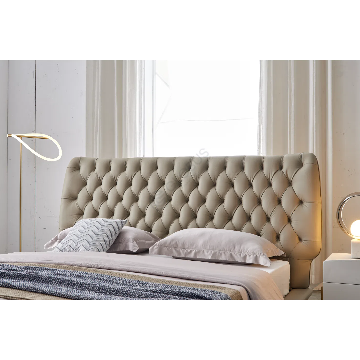 Bed NATUZZI ITALIA Dolcevita