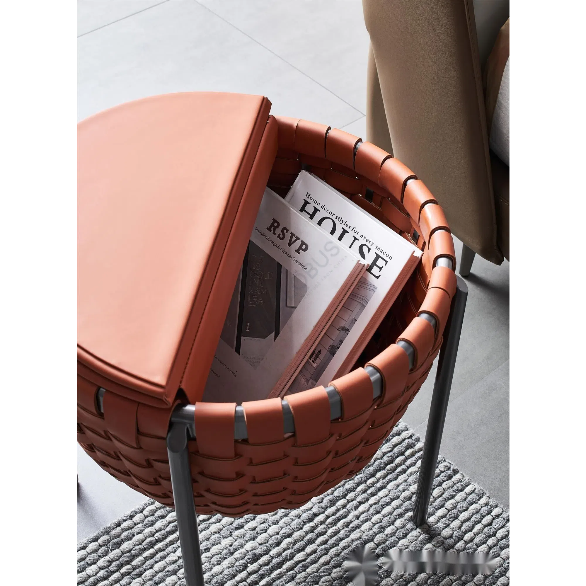 Угловой столик POLTRONA FRAU Cestlavie