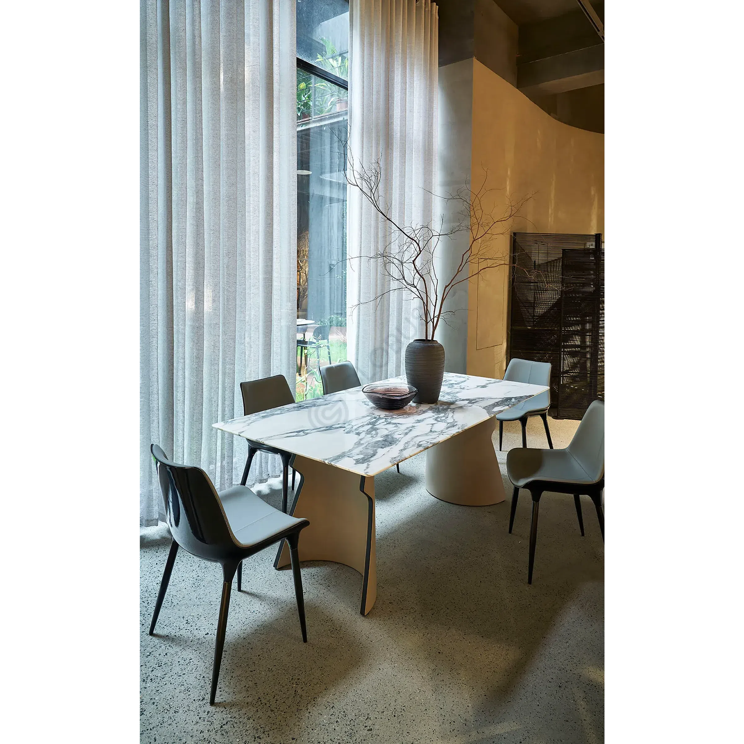 Обеденный стол Proiettore