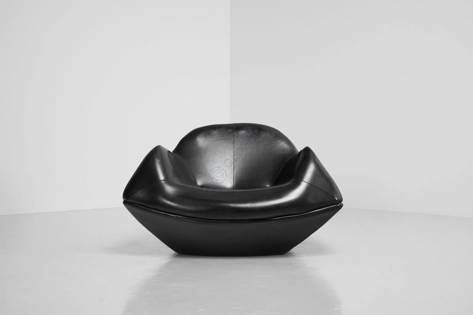 Armchair JORGE ZALSZUPIN Manhattan