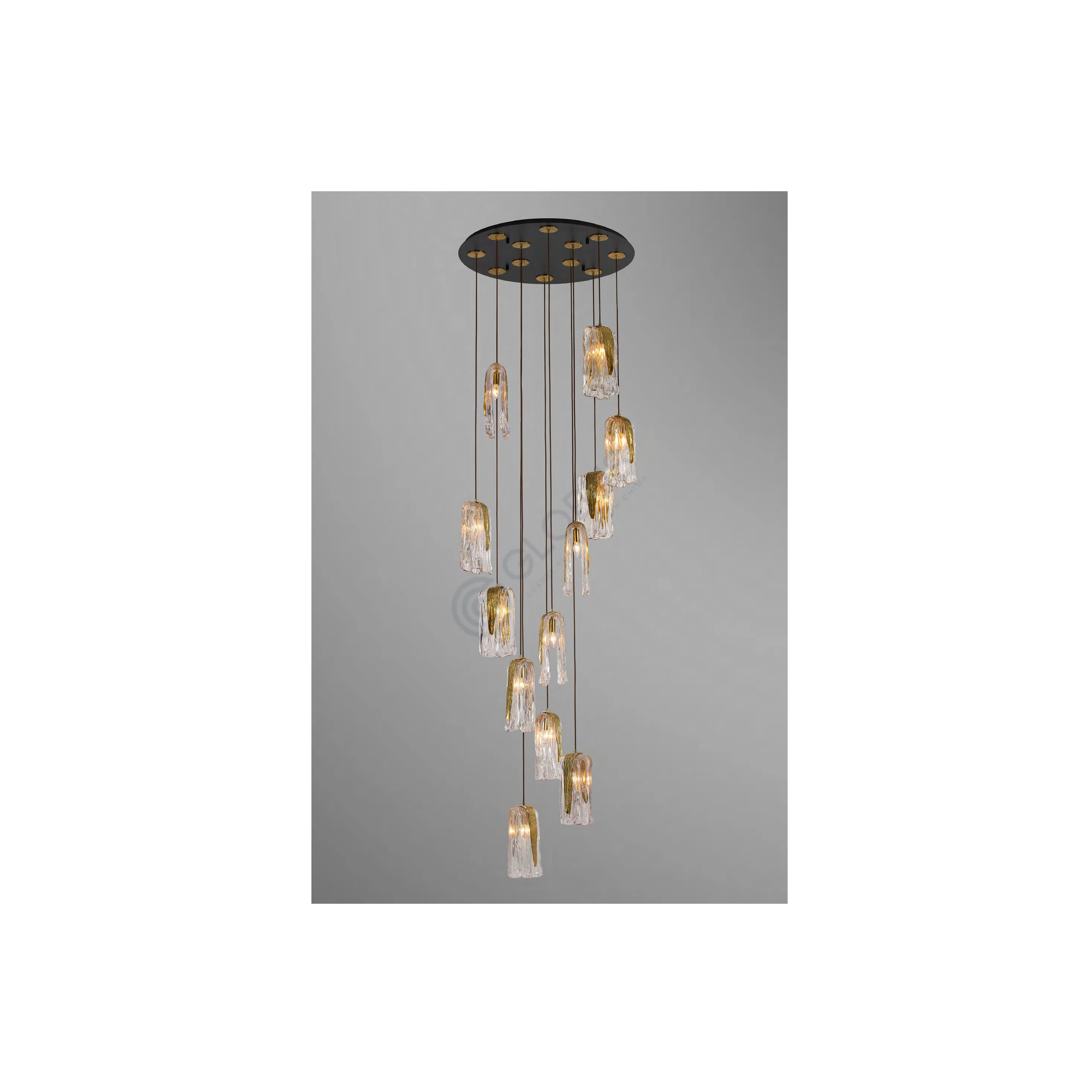Chandelier Reyes