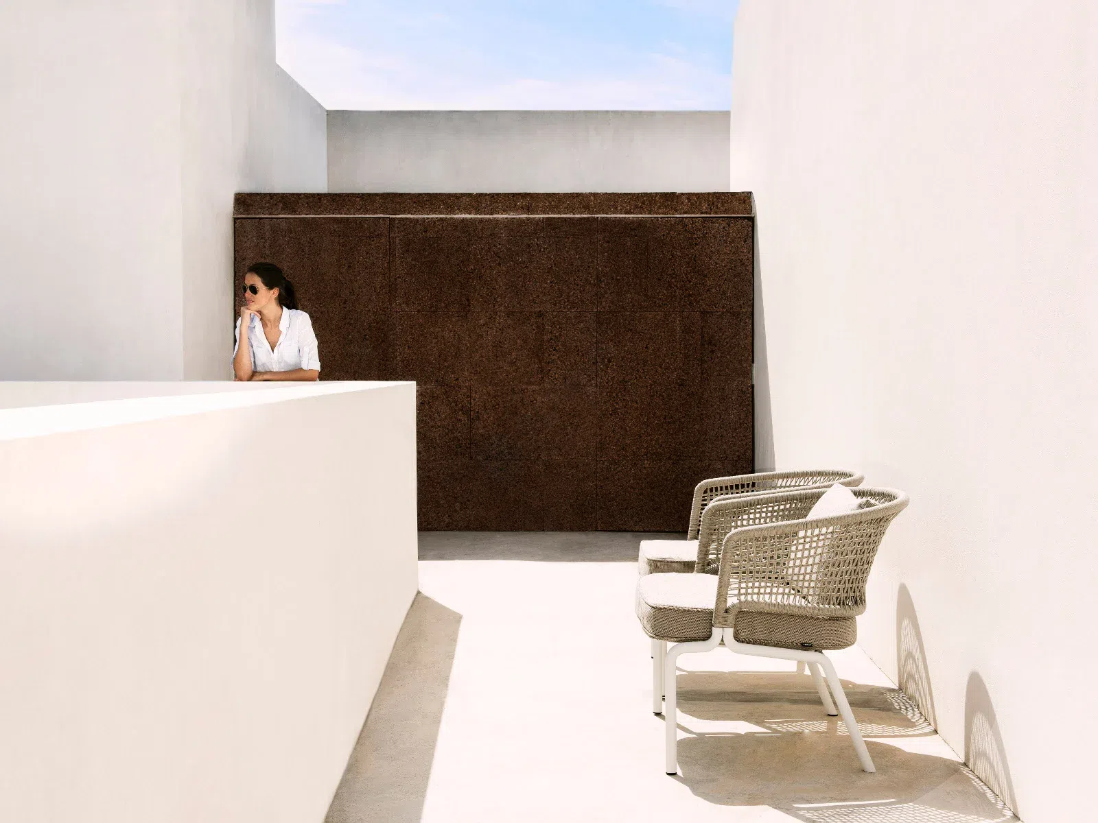 Outdoor armchair TRIBU Contour