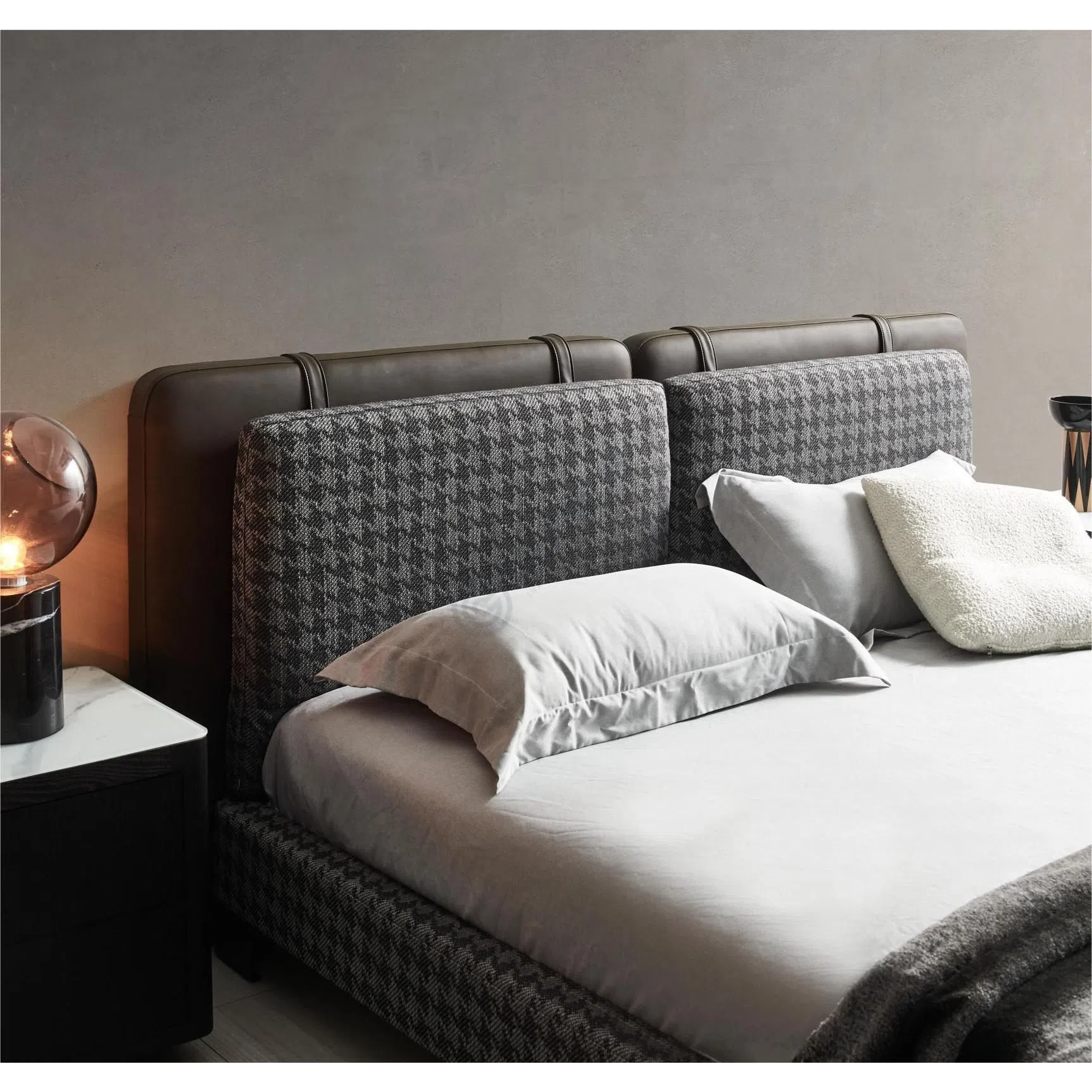 Bed MINOTTI Tatlin