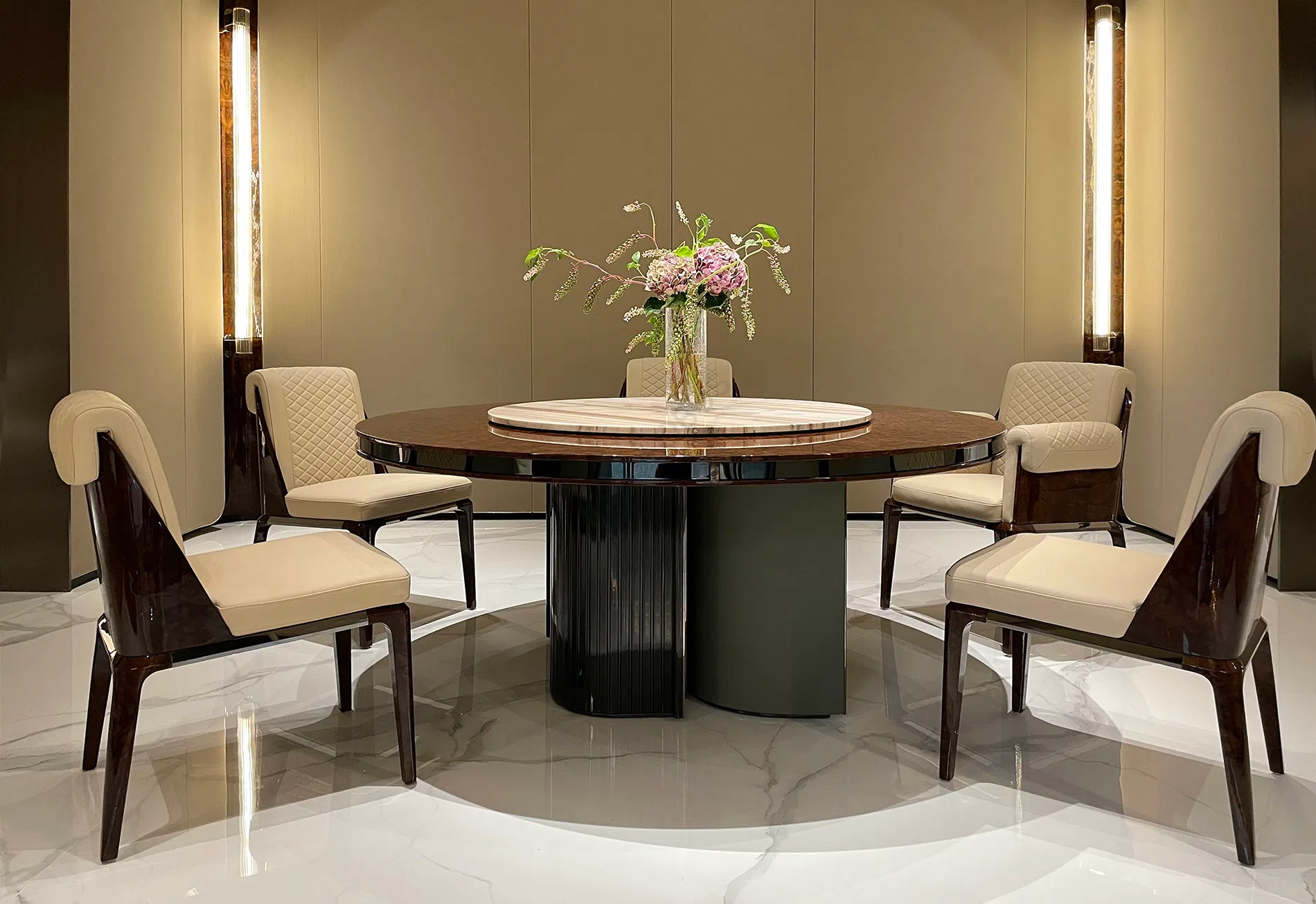 Dining table Tertullus