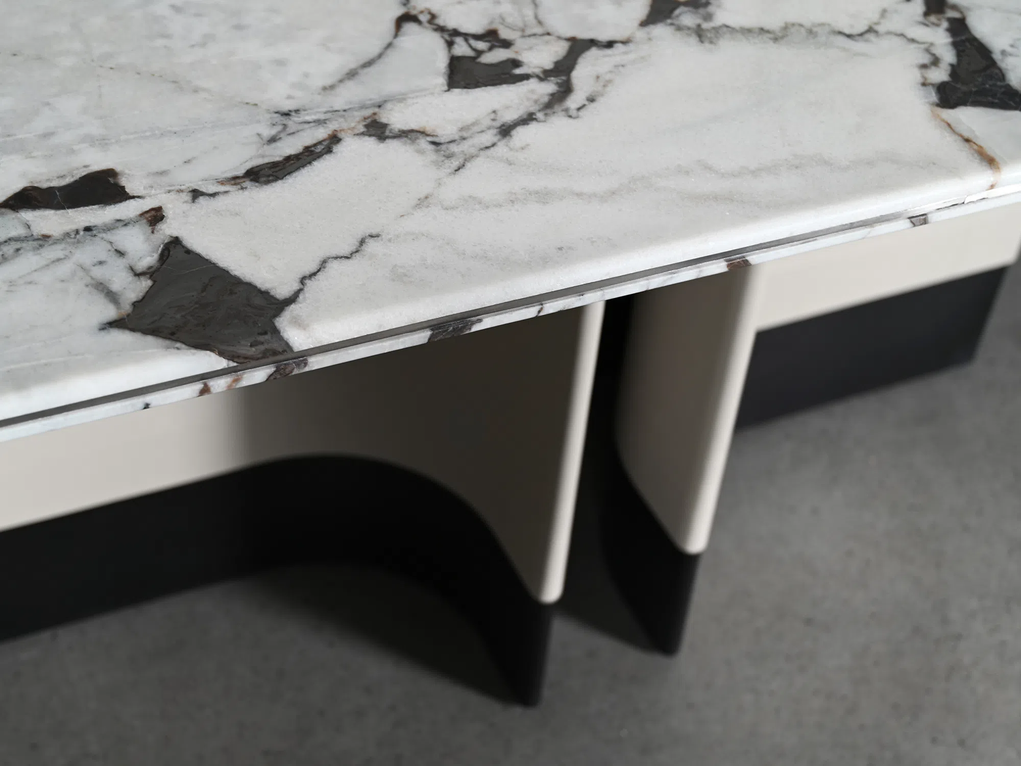 Dining table HESSENTIA Adone