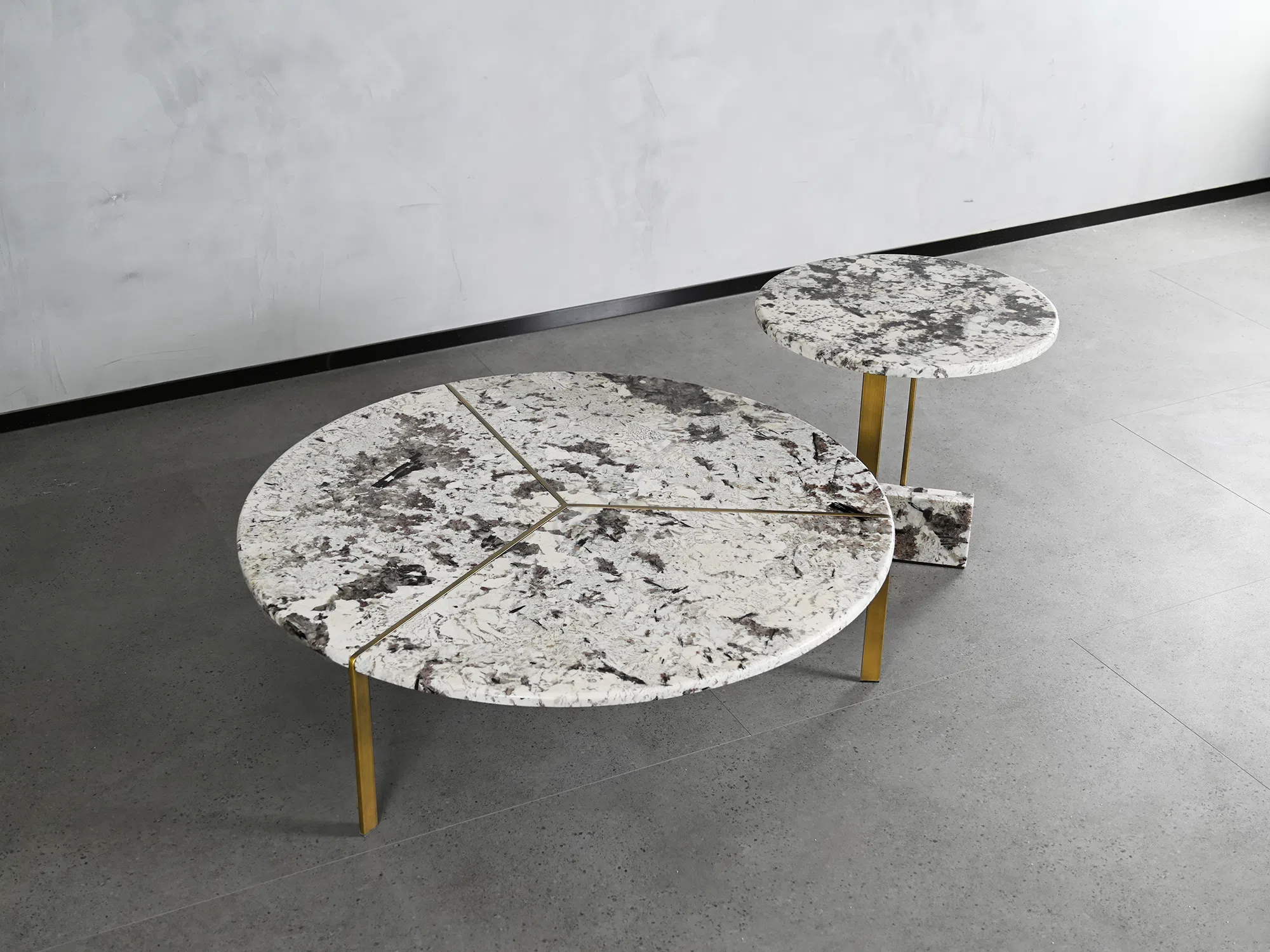 Side table Lucretius