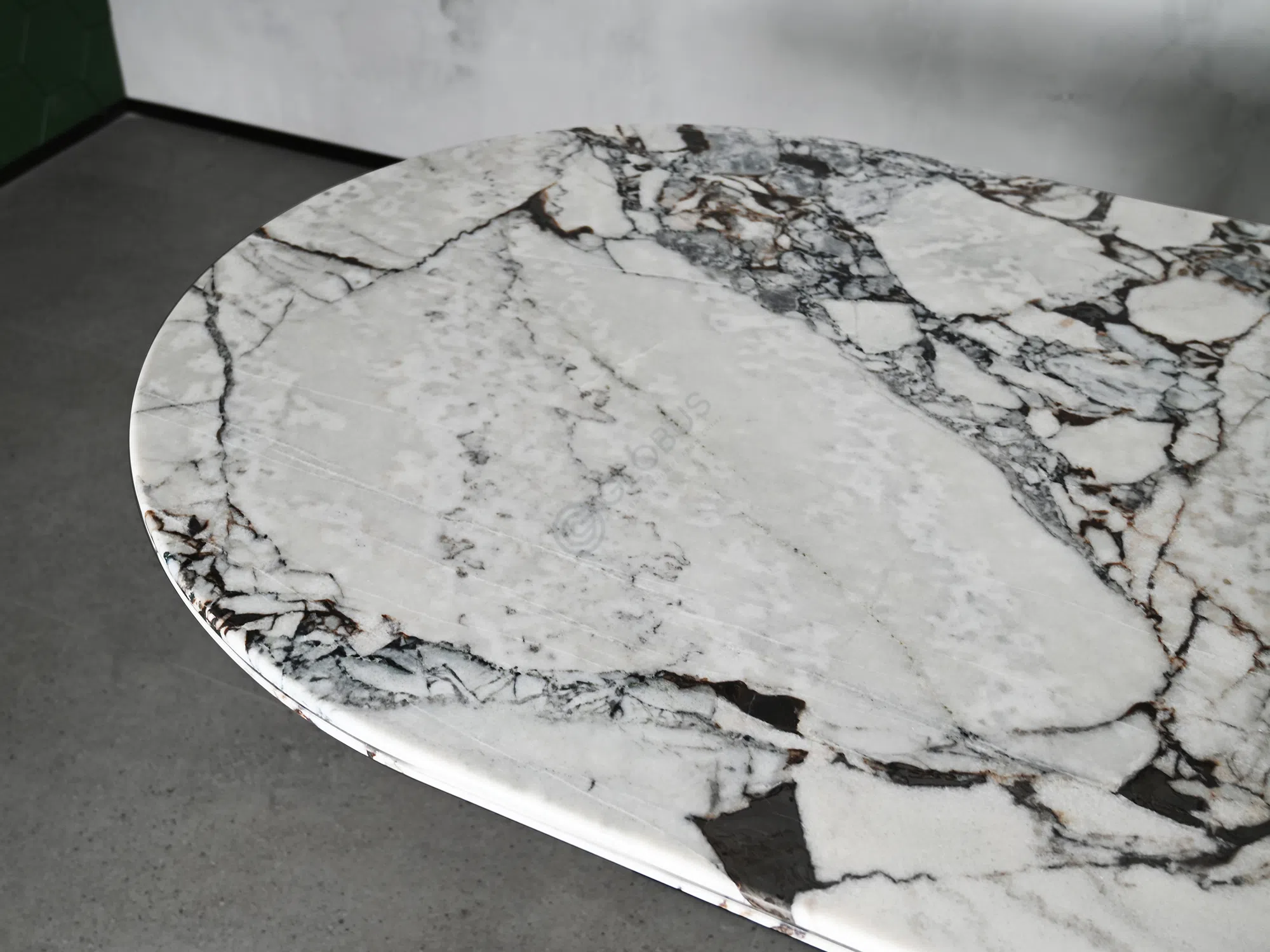 Dining table HESSENTIA Adone