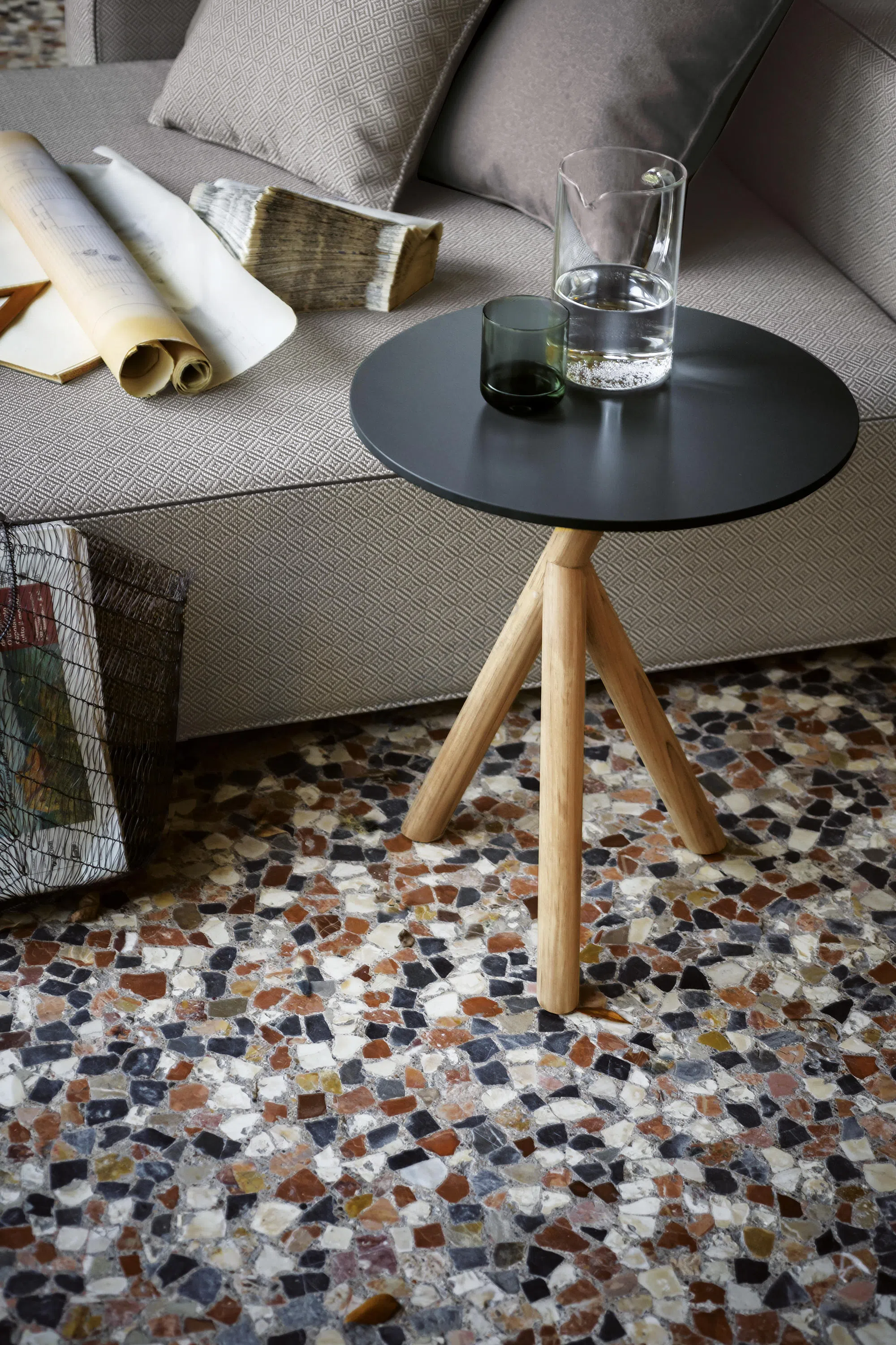 Outdoor side table RODA Stork