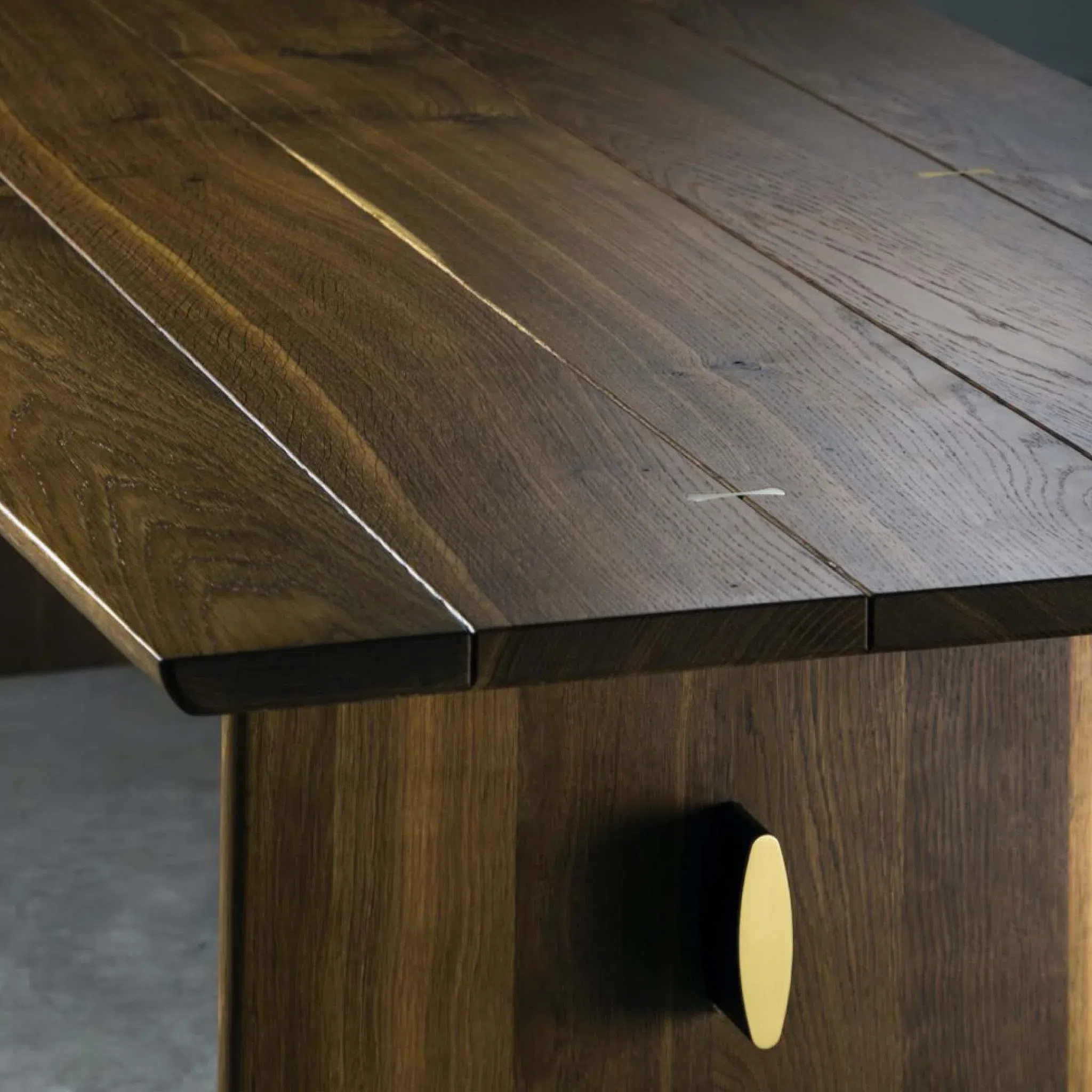 Dining table Spigoloso