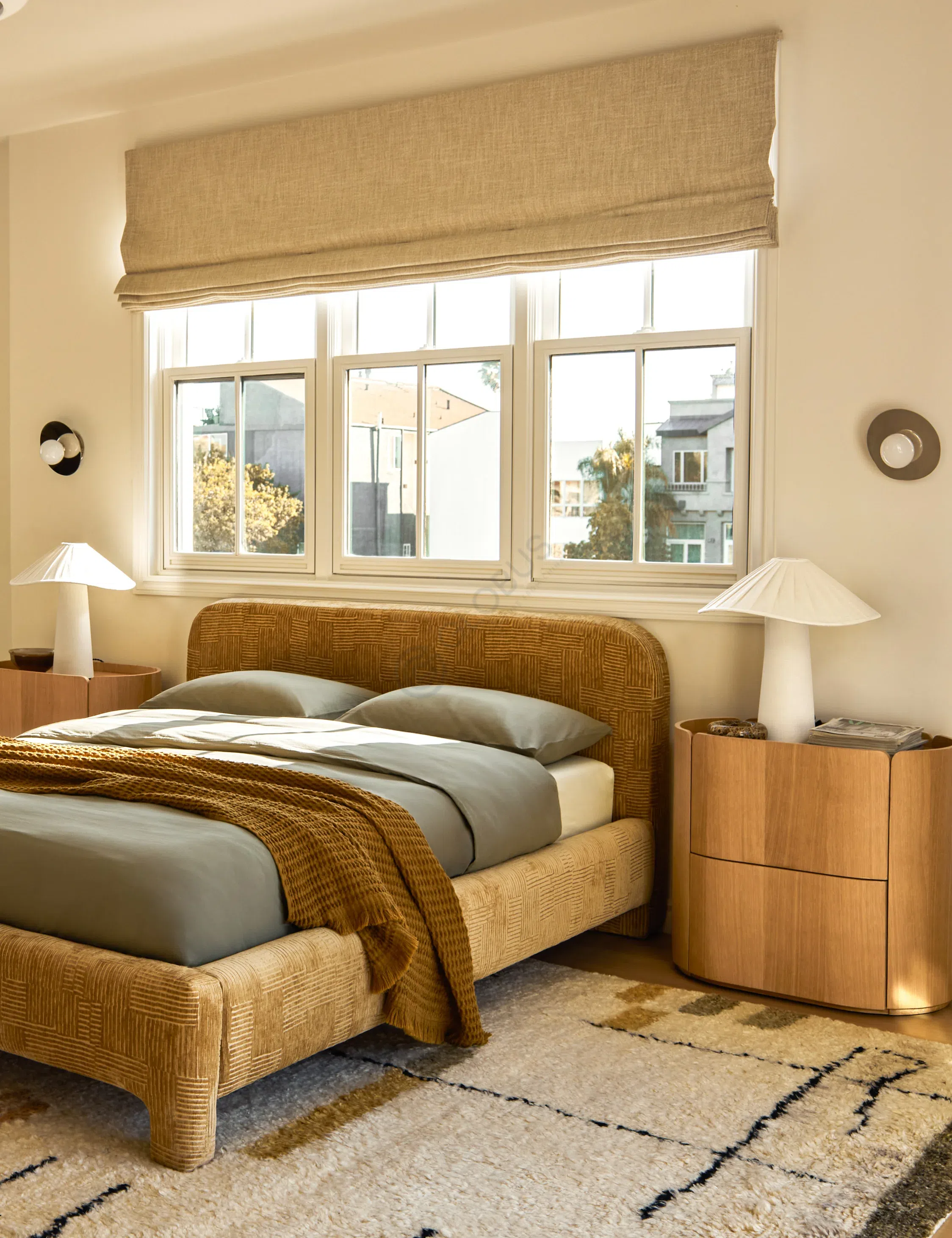 Bedside table Opaliti