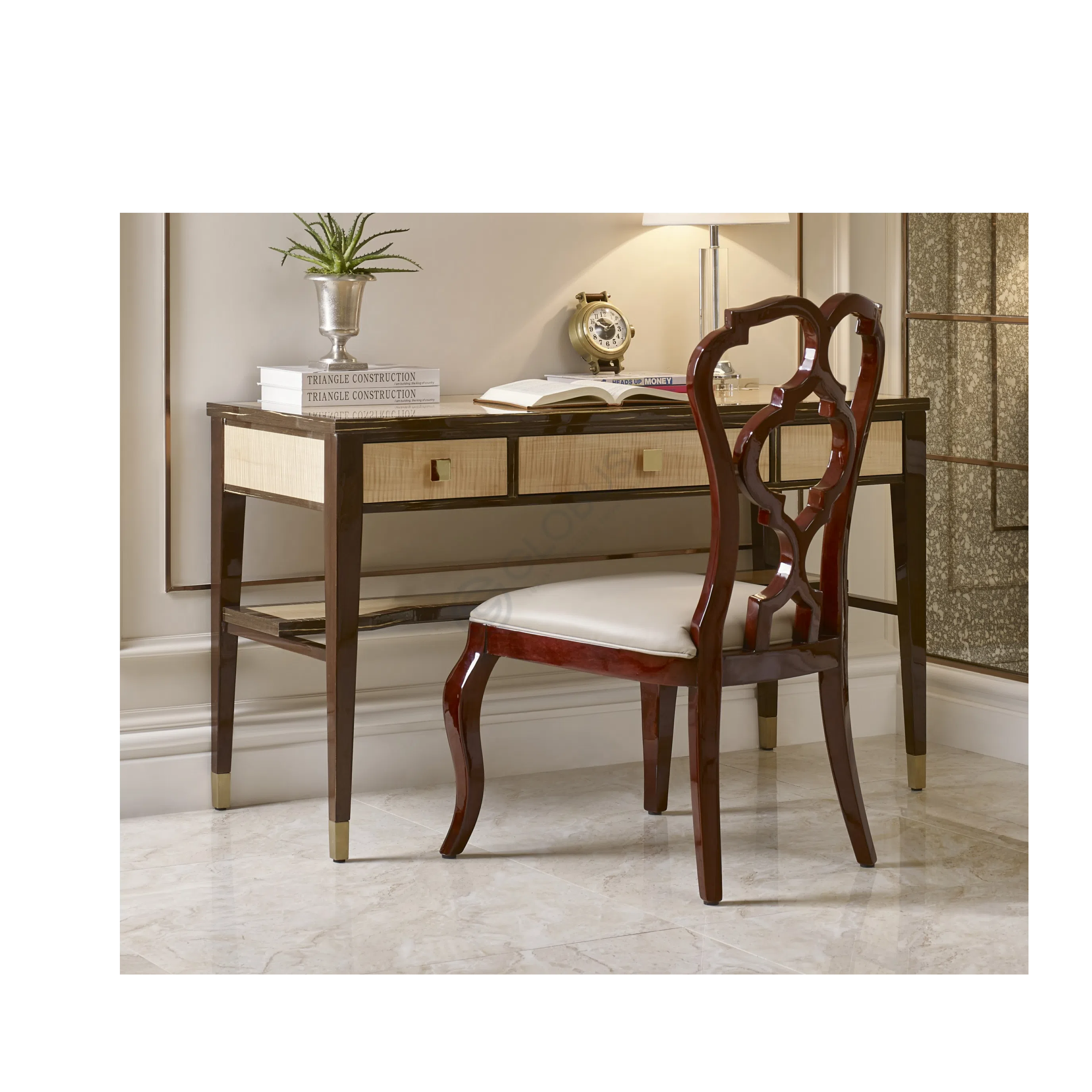 Desk Ghermire