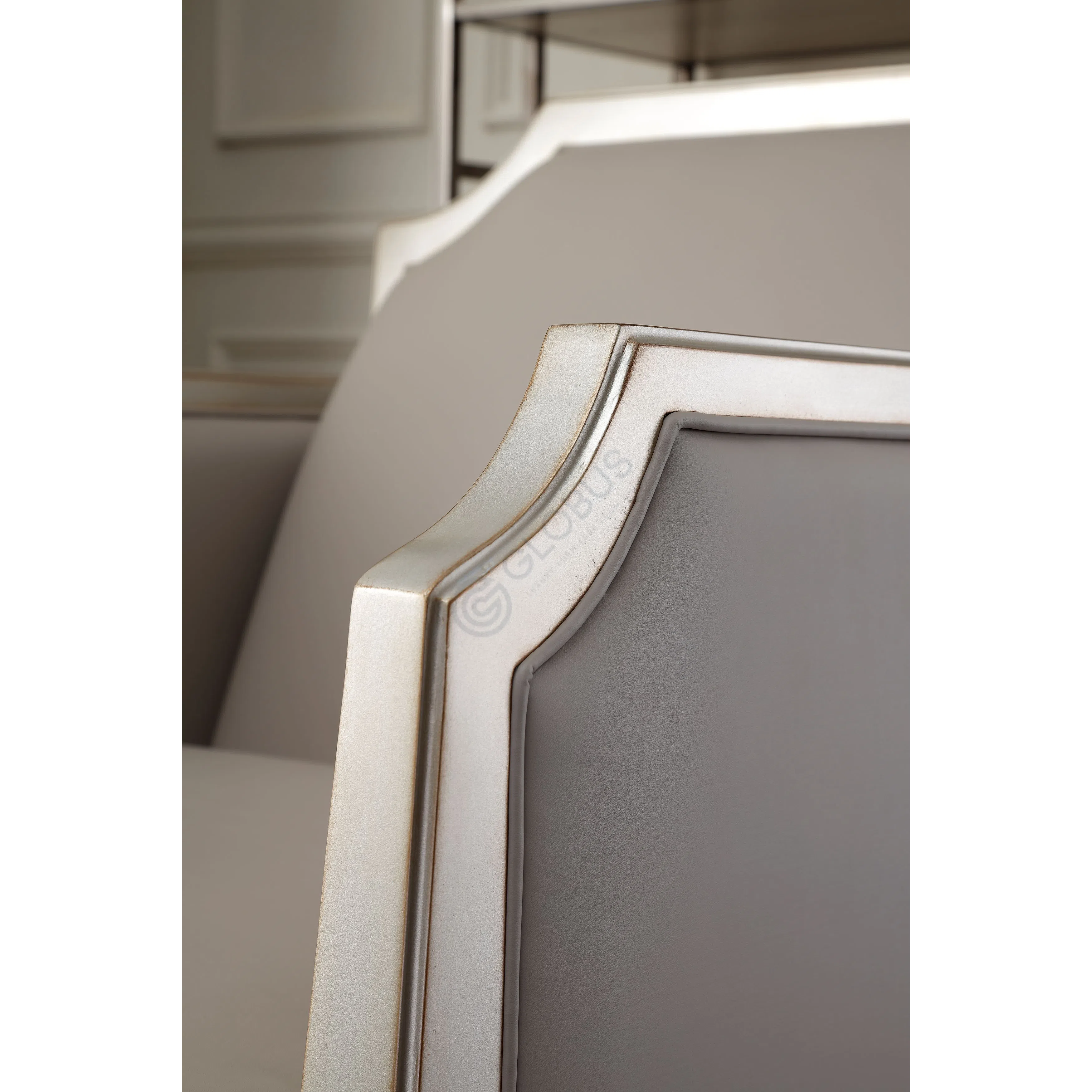 Кресло CARACOLE Frame Of Reference