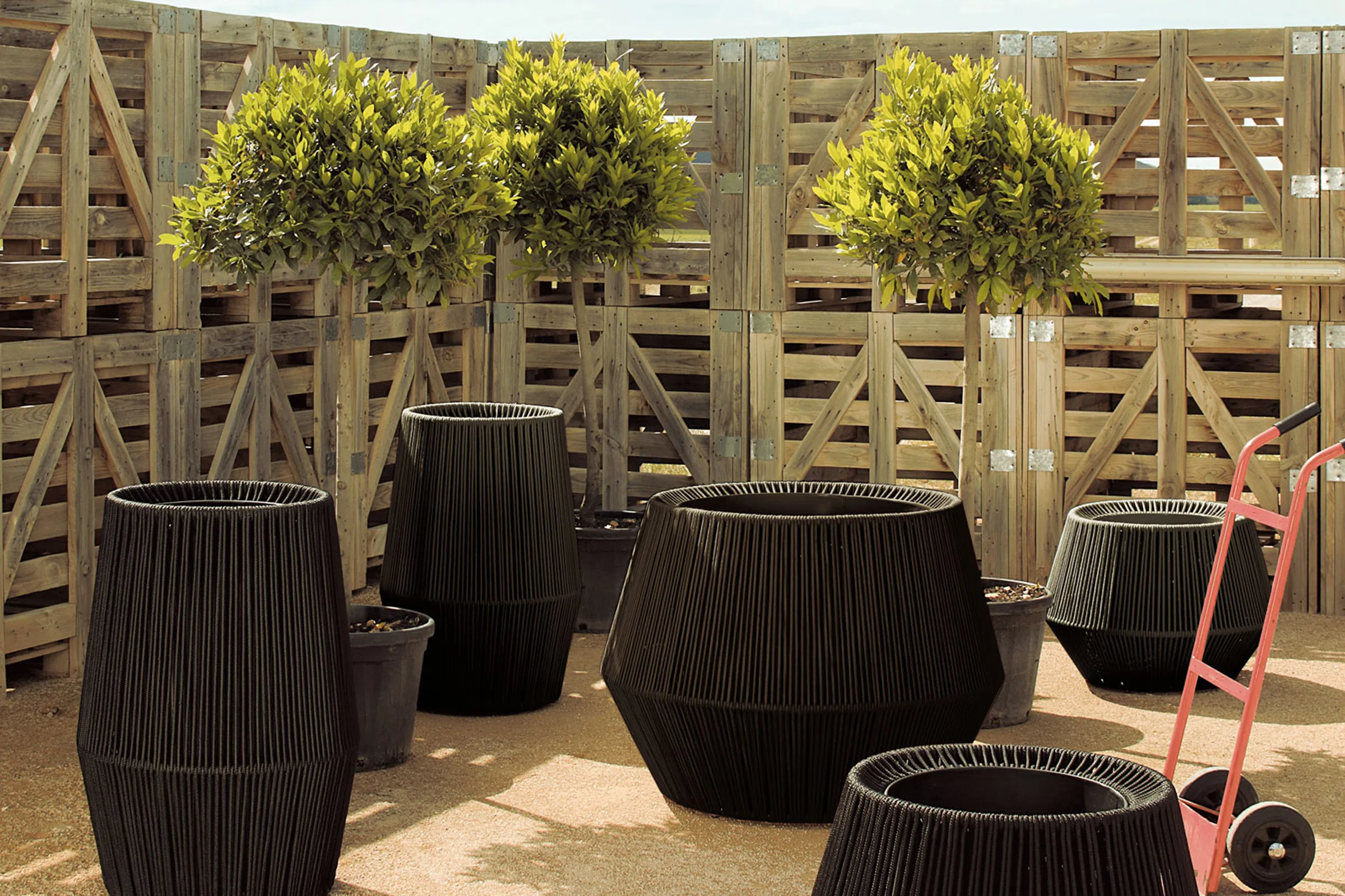 Outdoor flower pot KETTAL Zig Zag