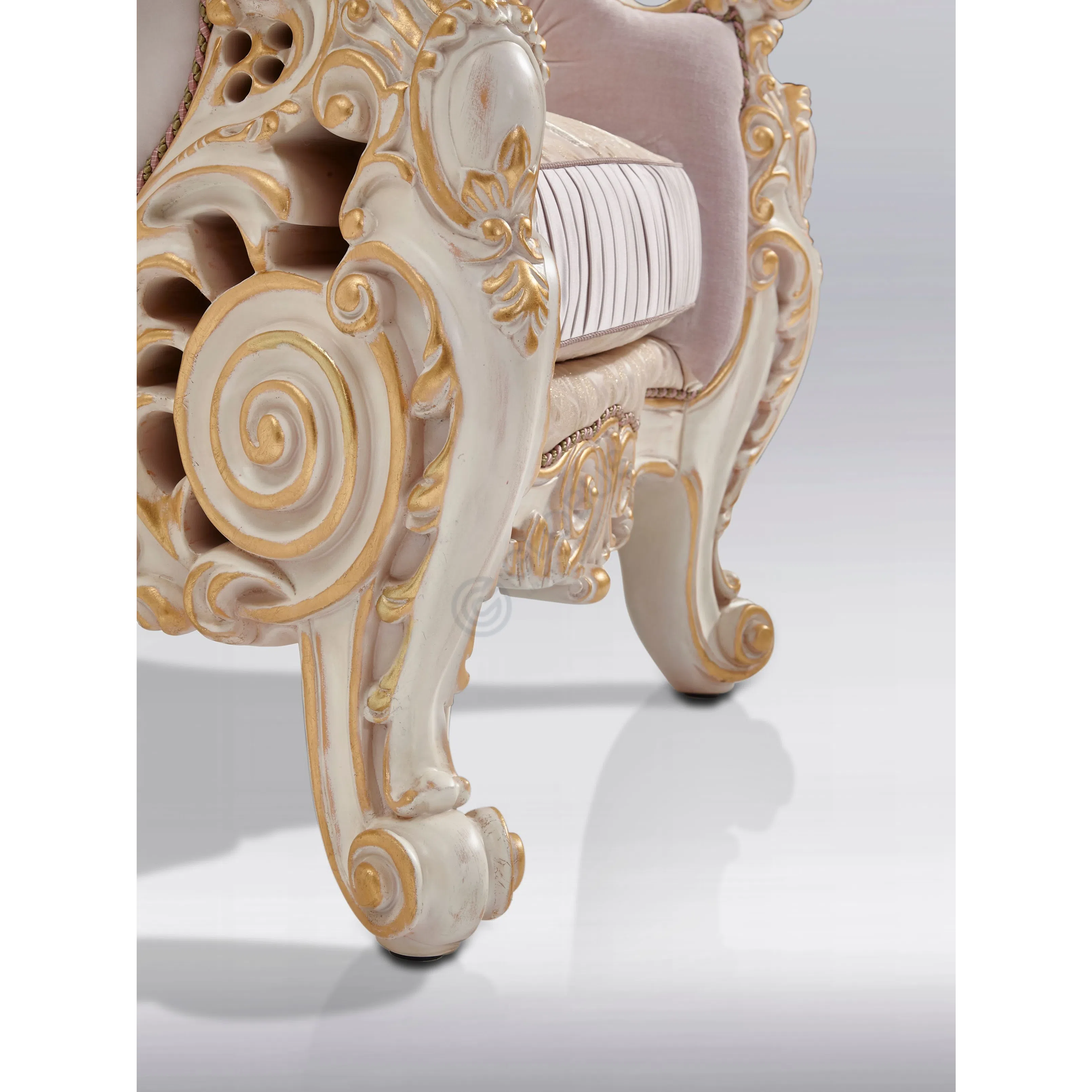 Armchair Luxe