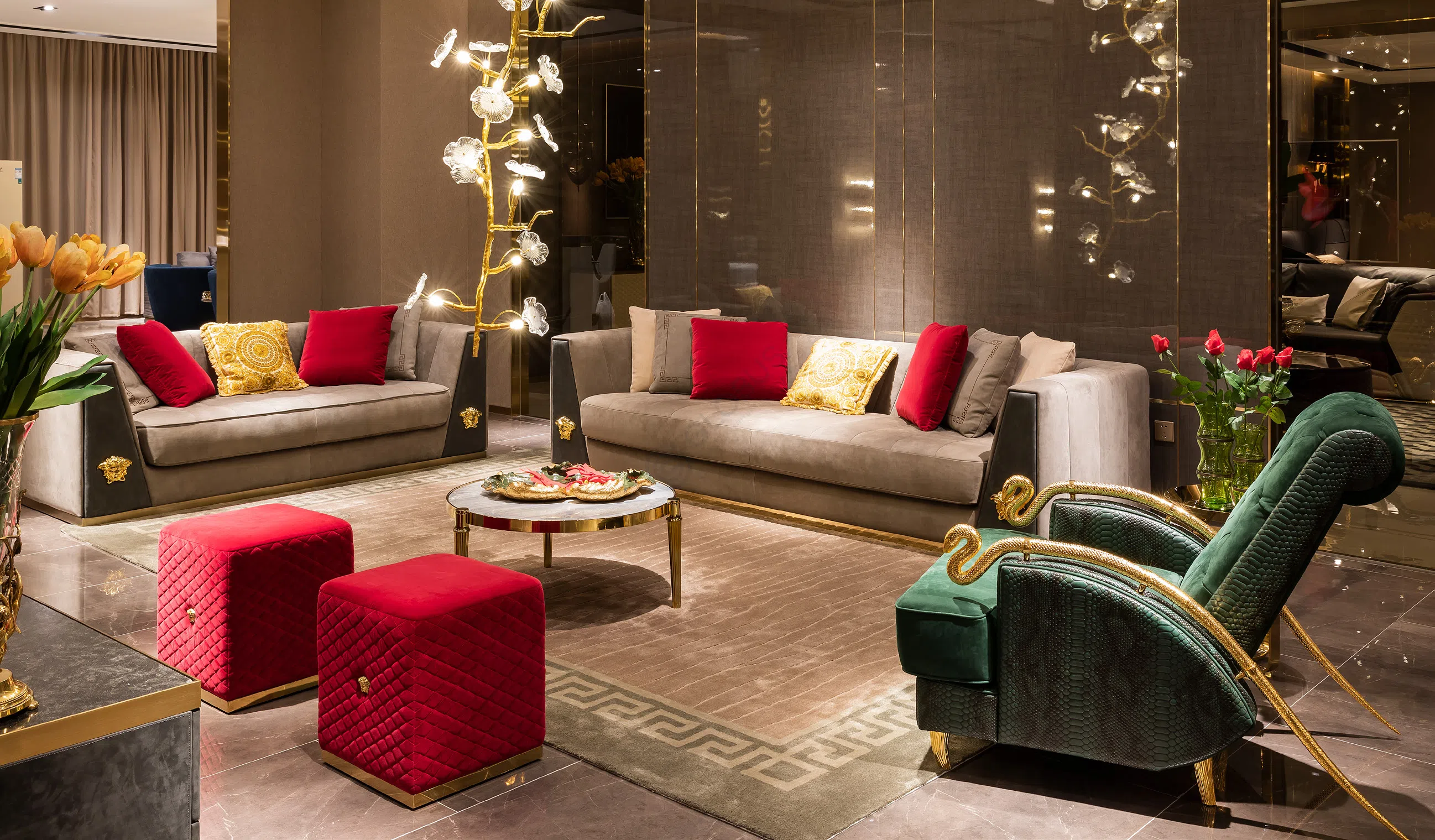 Pouf VERSACE Via Gesu