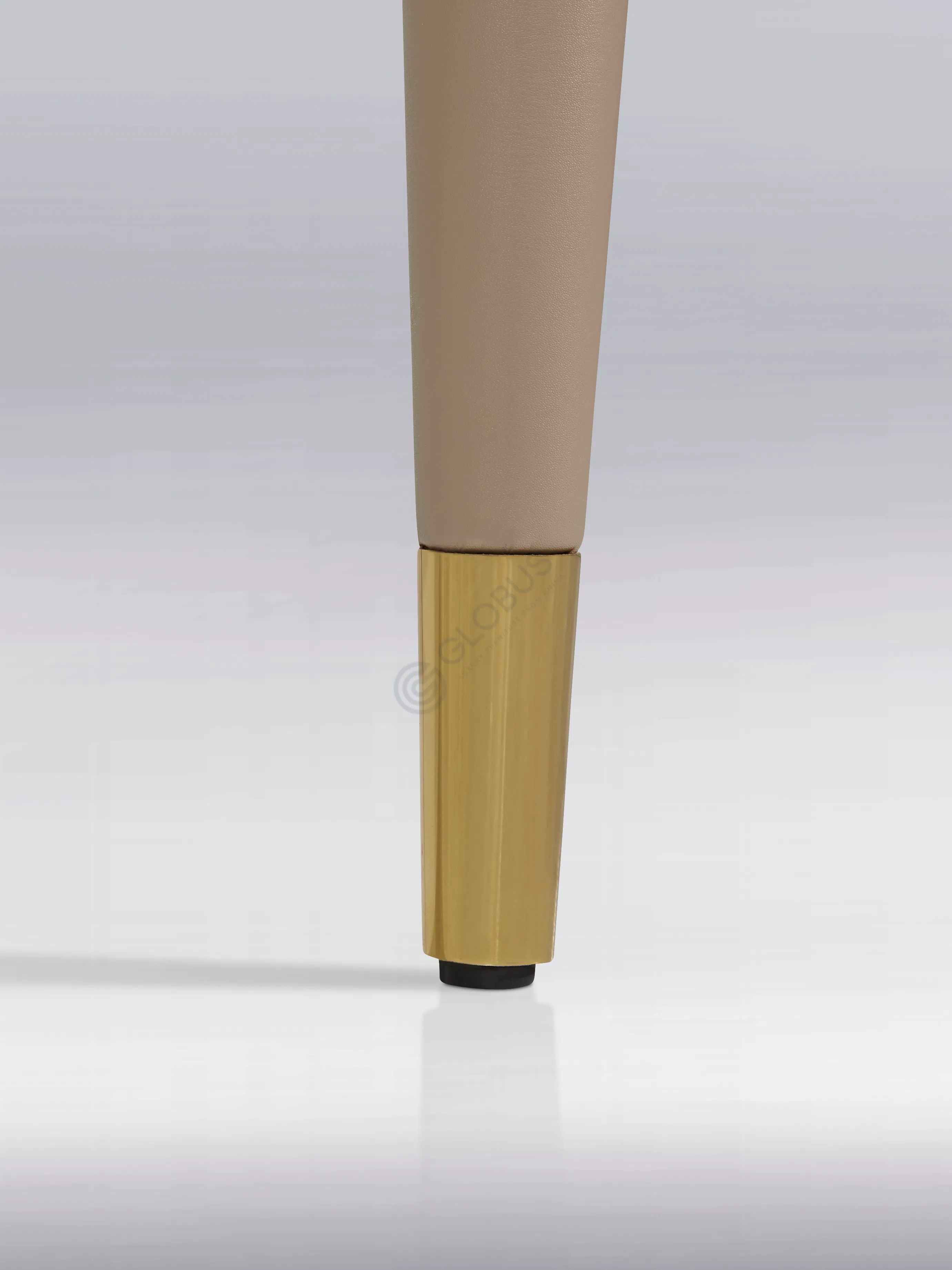 Dining table Reverberate