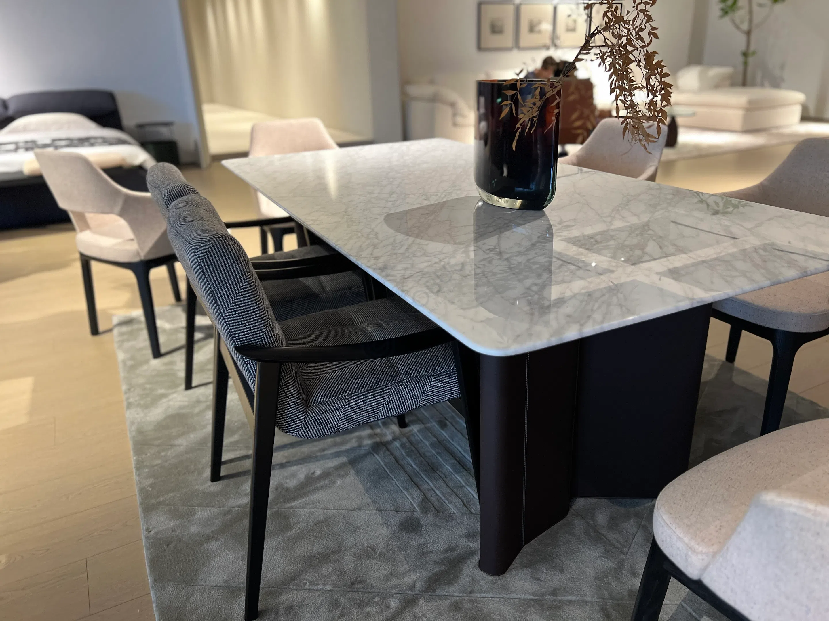 Dining table Belatia