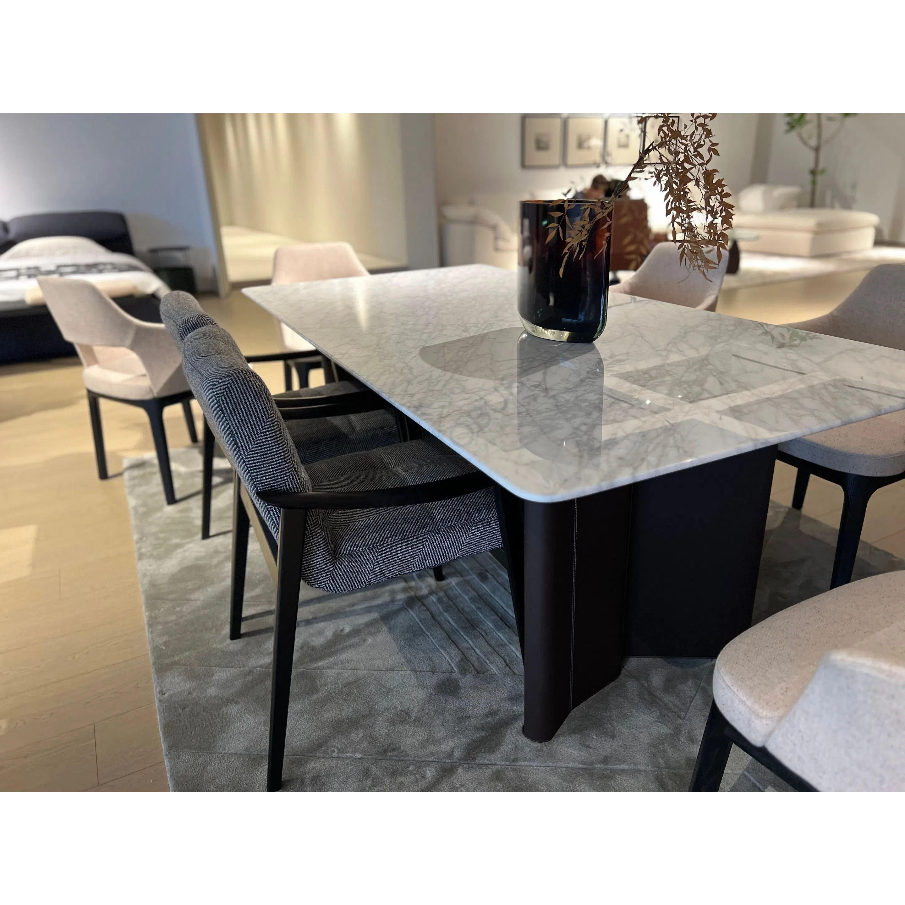 Dining table Belatia