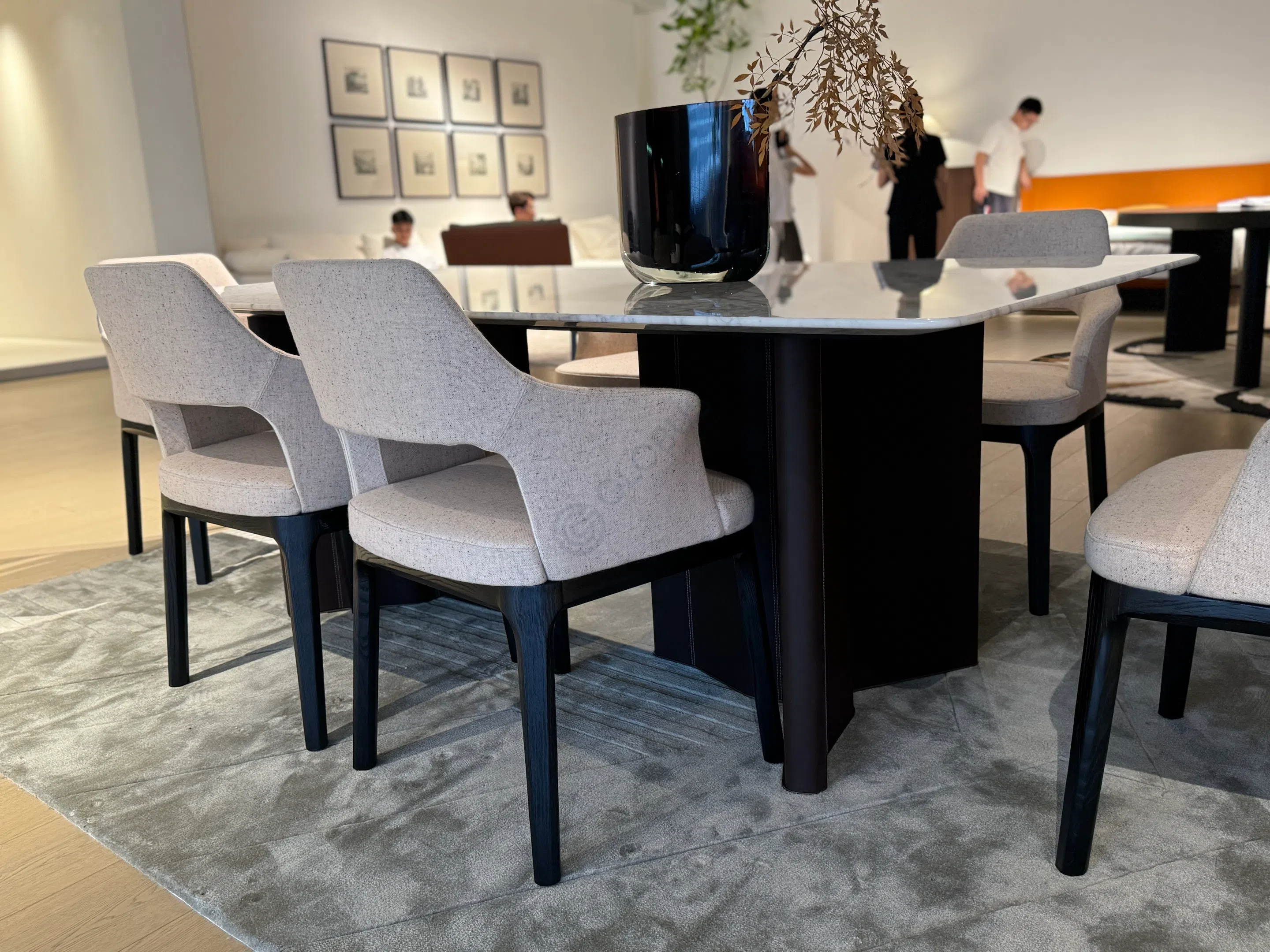 Dining table Belatia